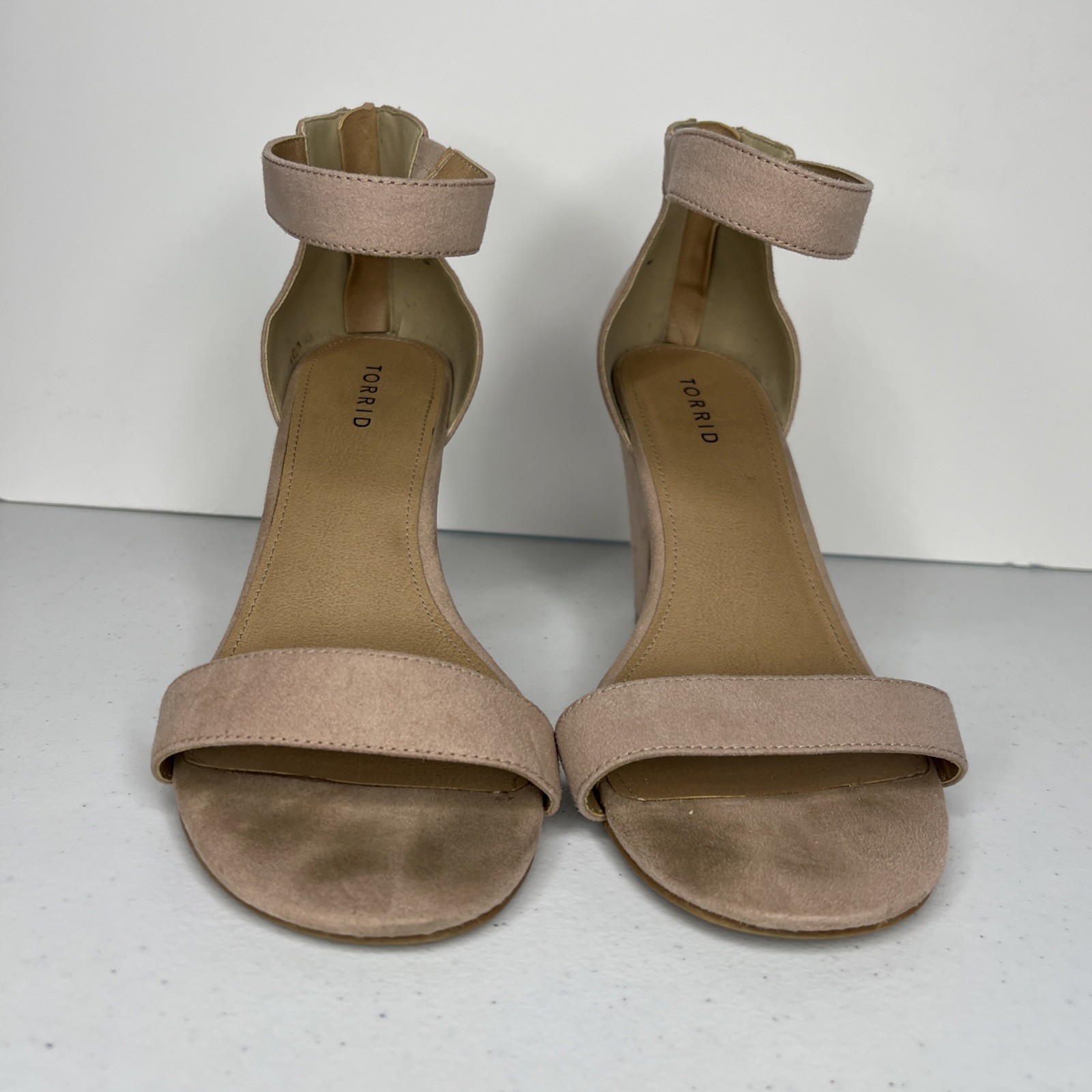 Torrid Shoes Sandals Womens 10 W Faux Suede Blush Cone Heel Sandal Classic
