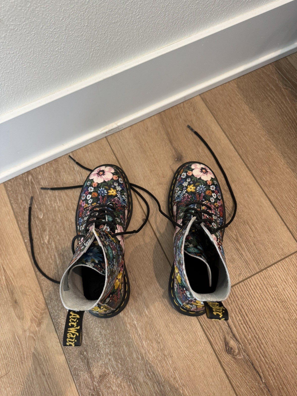 Dr Martens Wanderlust Floral 1460 WL Lace Up Combat Boots Women’s 7 Shoes RARE