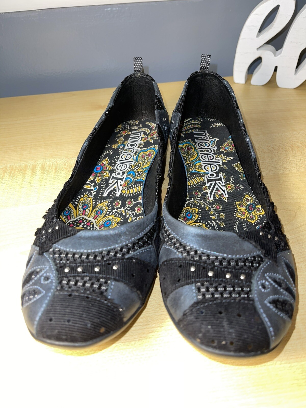 MICHELLE K Shoes Women’s Size 8 Black Textile Upper Slip-On Comfort Flats