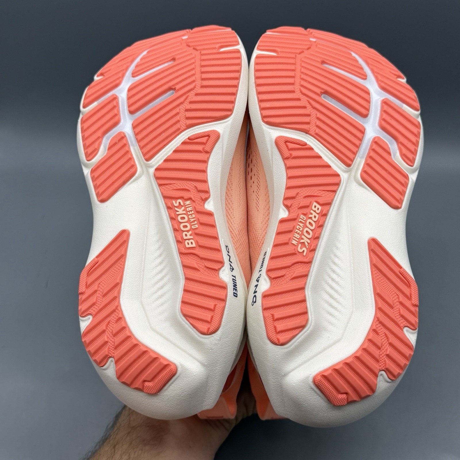 Brooks Glycerin 23 Women’s 6 B Running Shoes Athletic Gym Walking Coral Peach