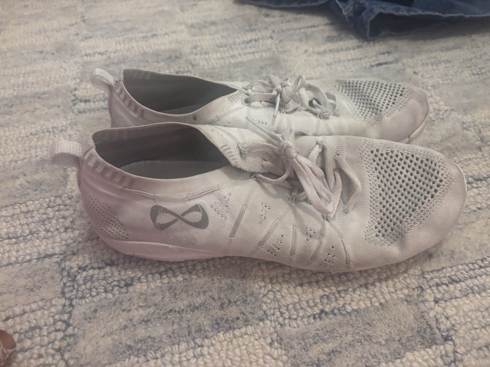 Women’s Nginity Flyte White Cheer Shoes Size 11 Pre-owned with Box