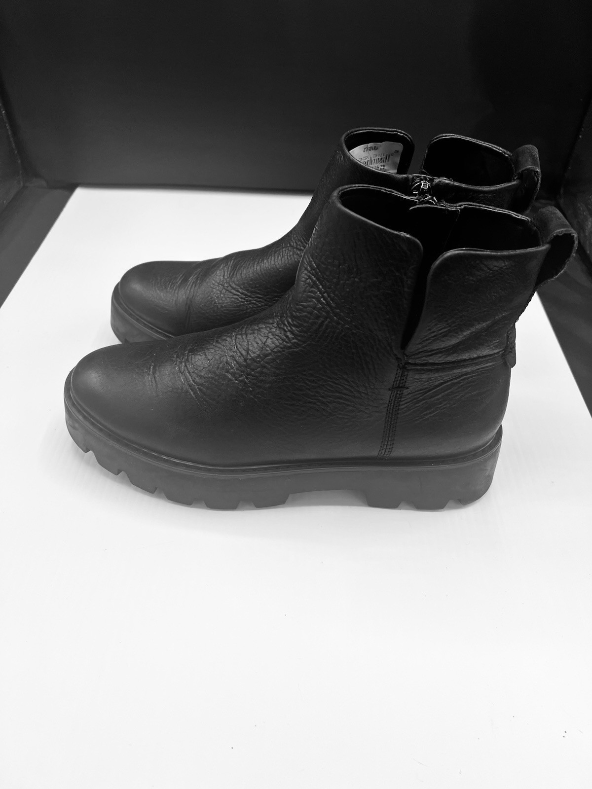 Franco Sarto Billie Black Leather Lug Sole Ankle Boots Women’s 7.5 Zip Comfort
