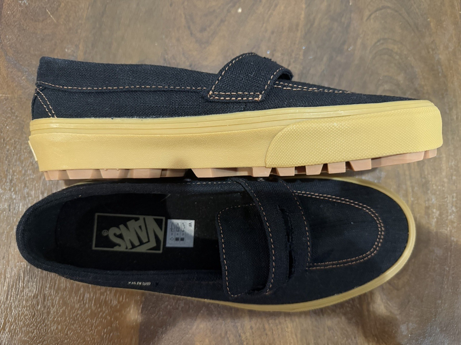 NEW VANS Style 53 Black Canvas Loafer Shoes US Men’s 7 / Women’s 8.5 Gum Sole