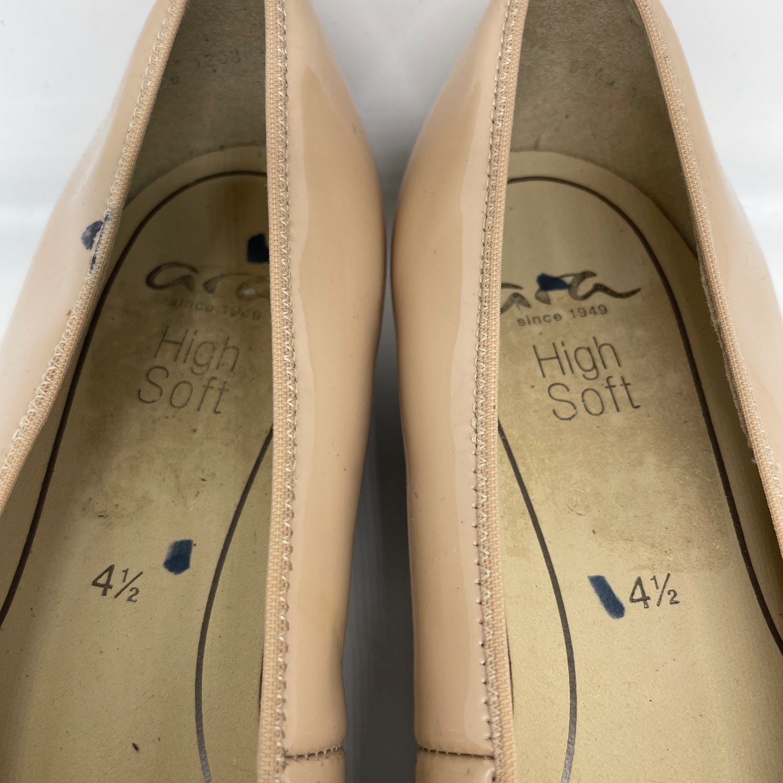 Ara Women’s Nude Black Cap Toe Ballet Flat Patent Leather Size 4.5