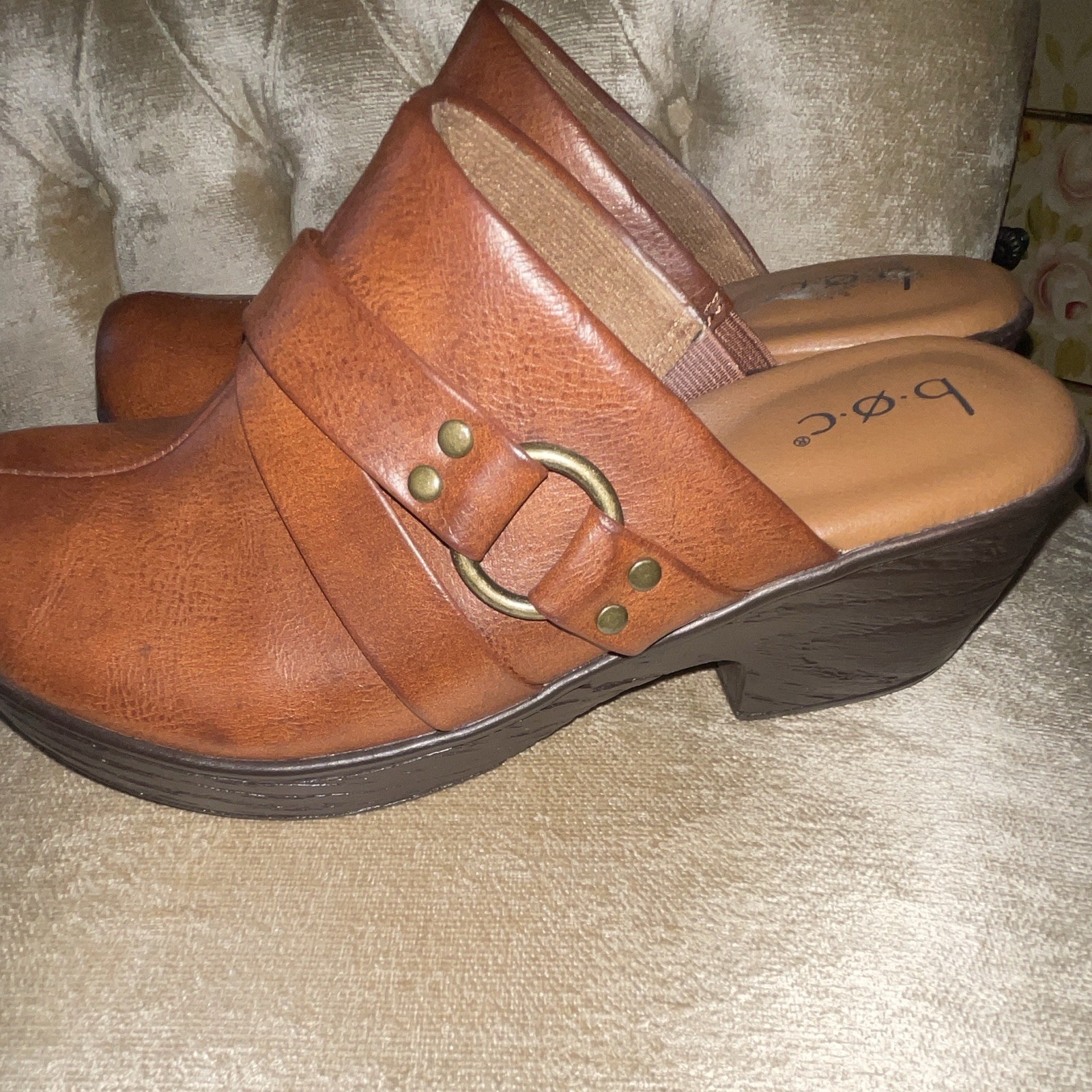 b.o.c Womens Brown Faux Leather Round Toe Slip-On Buckle Mule Heels 9.5