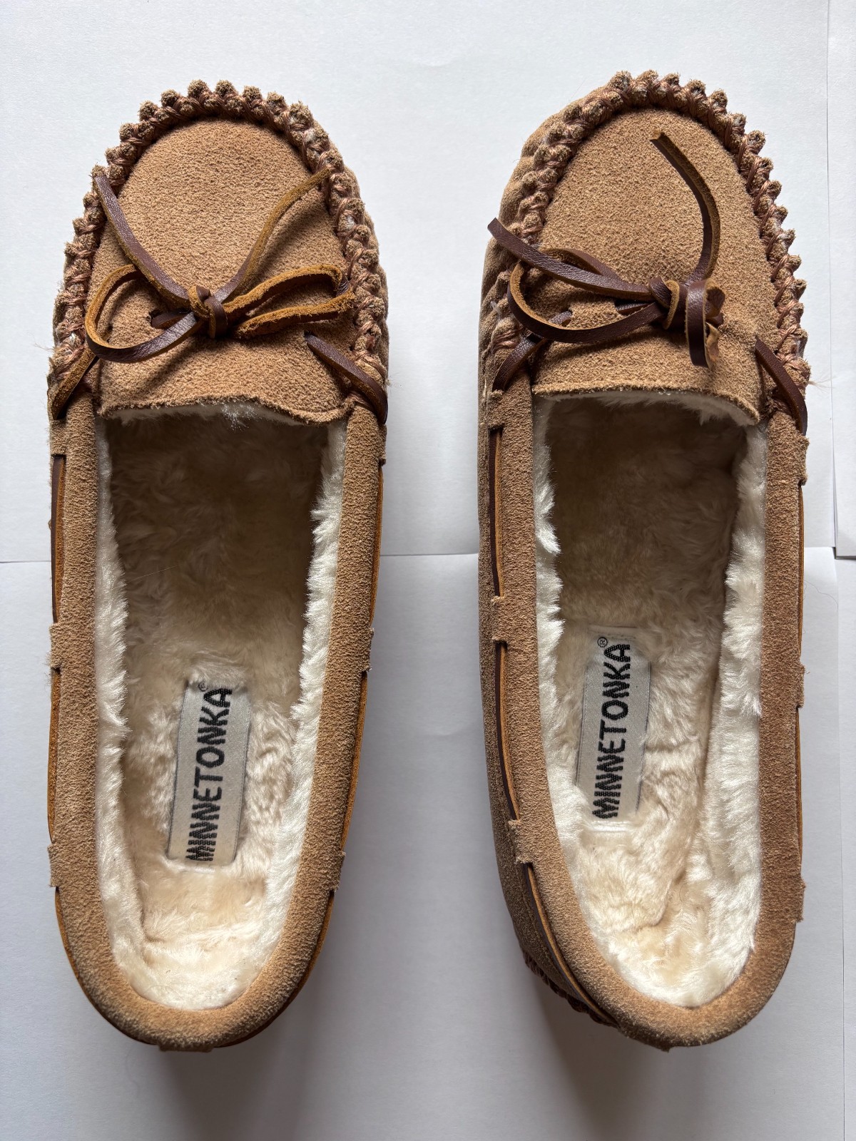 NEW Minnetonka Cally Suede Moccasin Slipper – Size 8