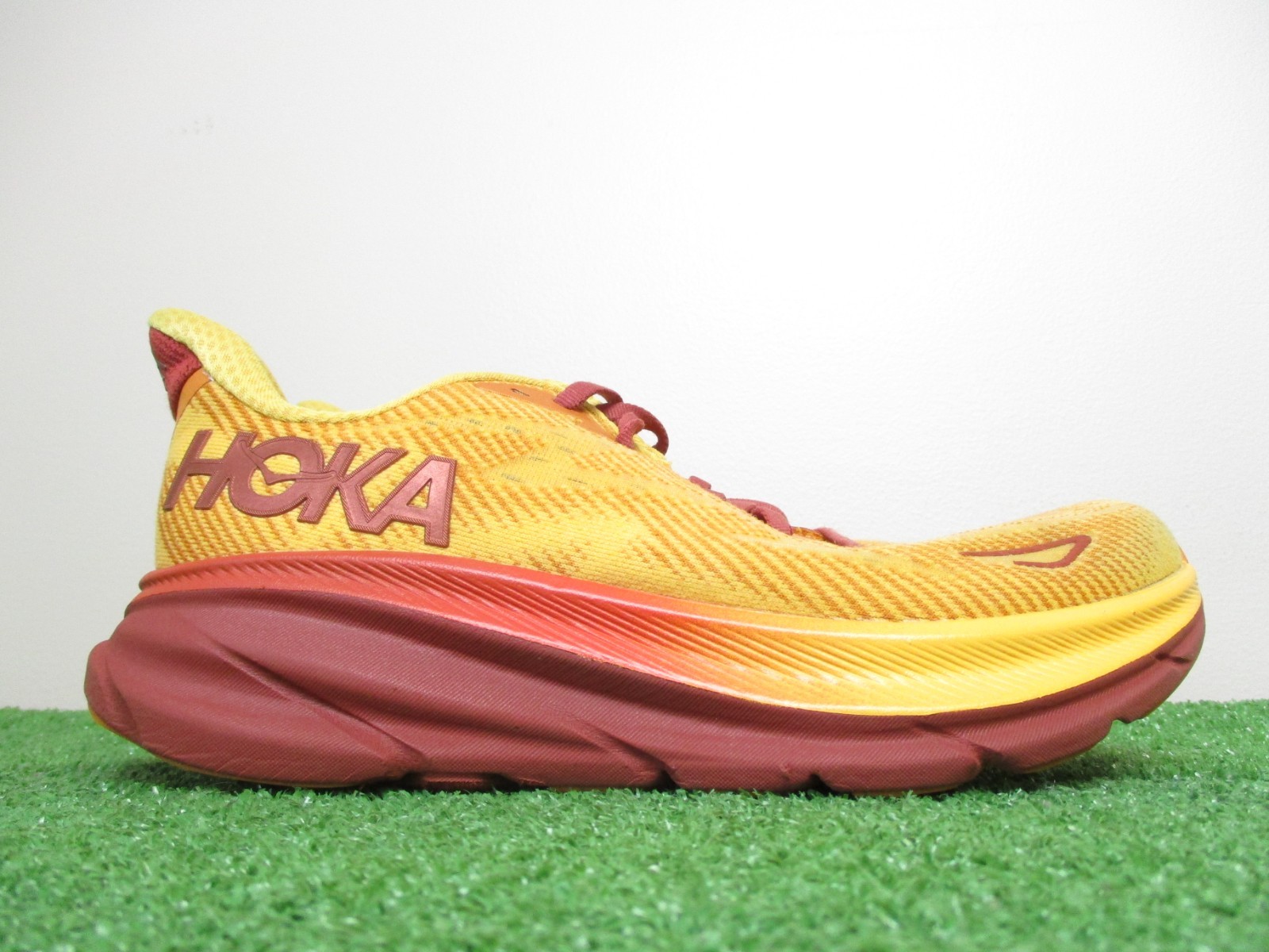 Hoka Clifton 9 Shoes Womens 8 Medium B Amber Haze Sherbet Sneakers 1127896 AHSH