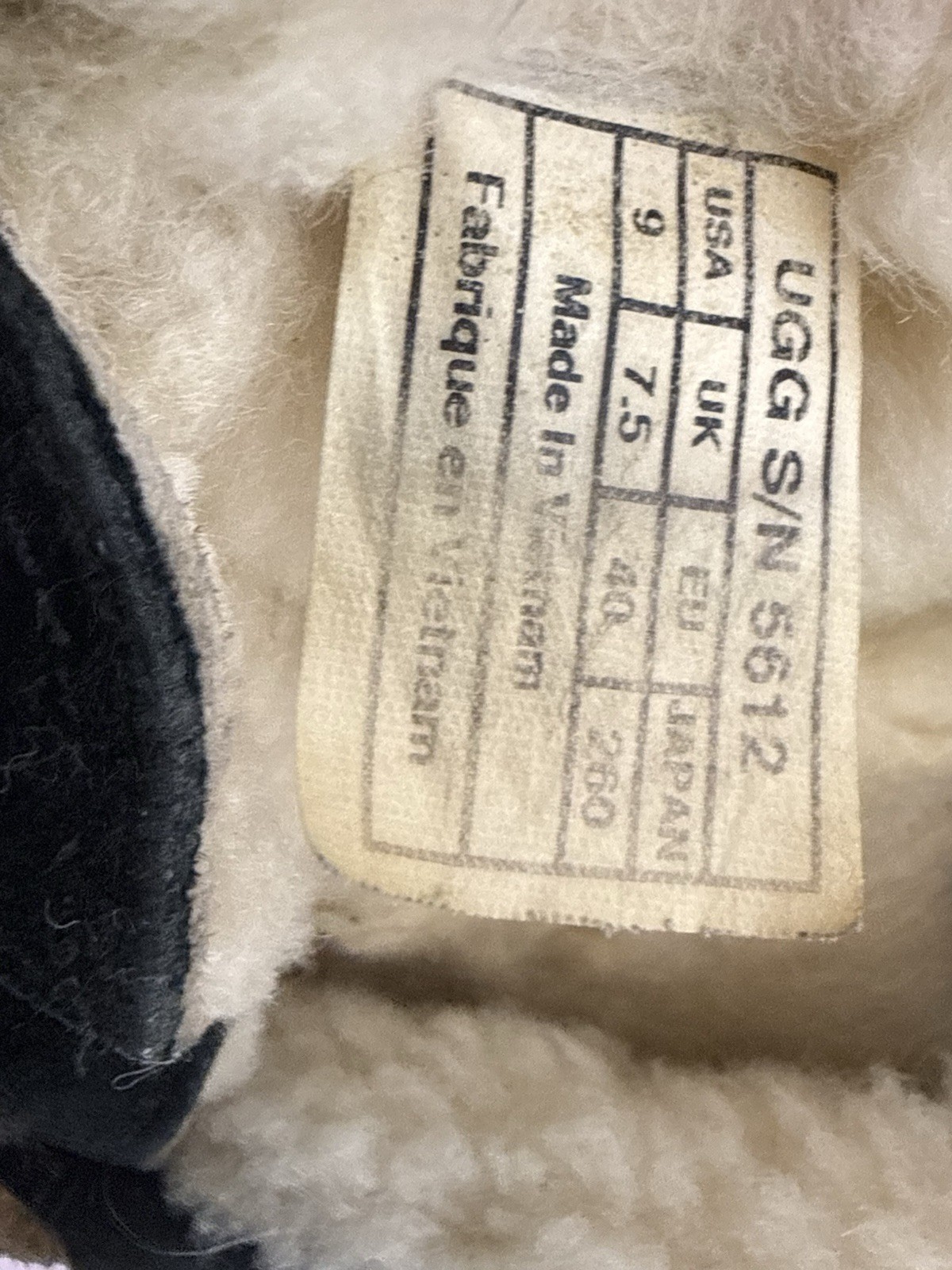 UGG Australia Dakota 5612 Black Suede Shearling Moccasin Slippers Women’s Size 9