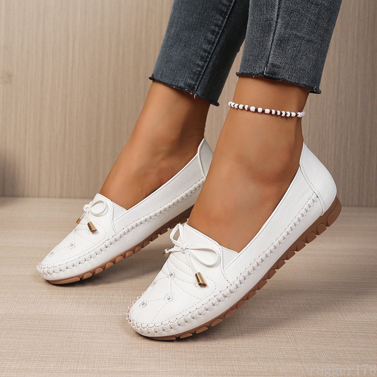 Womens Bow Accent Loafers Slip-On Casual Flat Driving Shoes for Daily Wear