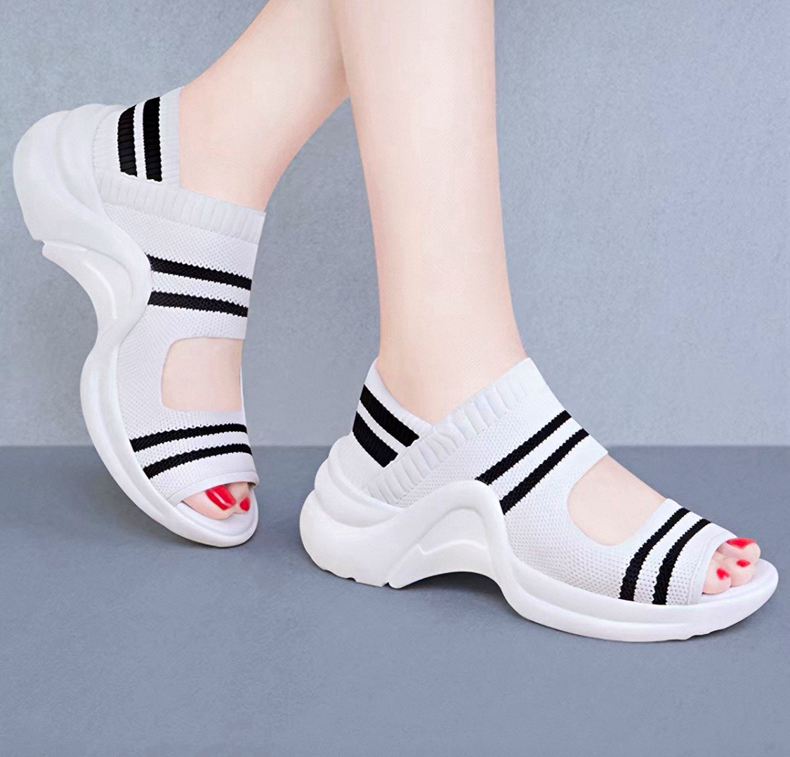 Women’s White/Black Striped Synthetic Open Toe Slip-On Sandals US 8.5