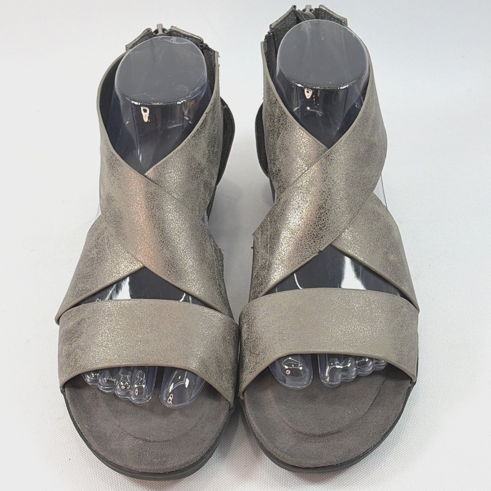 Pierre Dumas Sandals Women’s 7.5M Silver Leather Strappy Heel Zip Comfort Shoes
