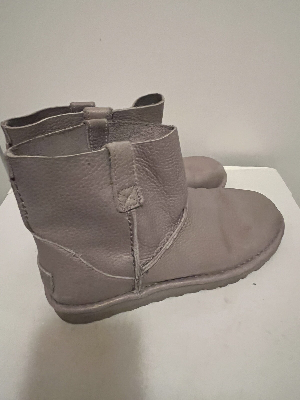UGG CLASSIC UNLINED GRAY TAUPE LEATHER BOOTS WOMEN US 6 EUR 37 EUC!