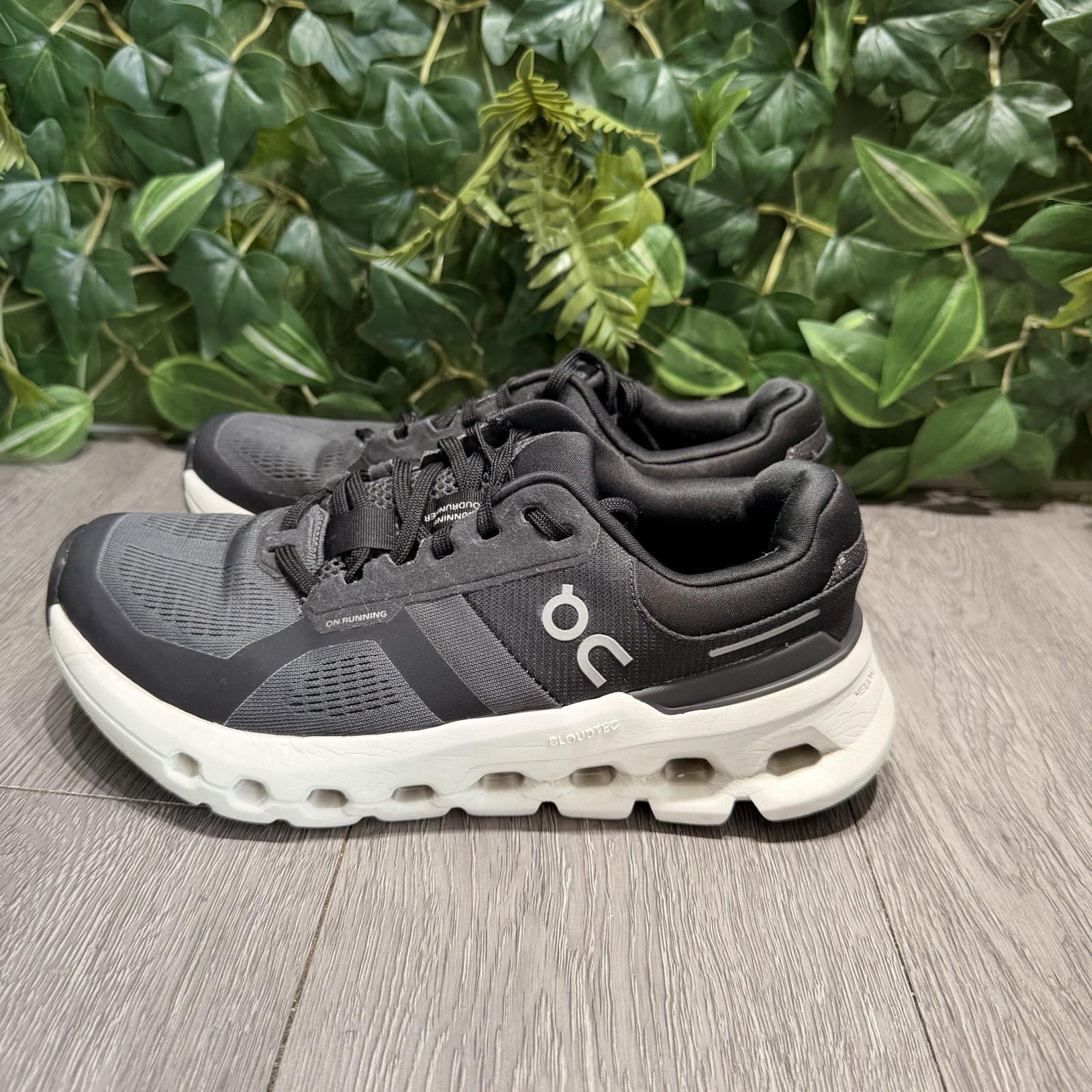 On Cloud Cloud Runner 2 Eclipse/Black Athletic Womens Shoes 7