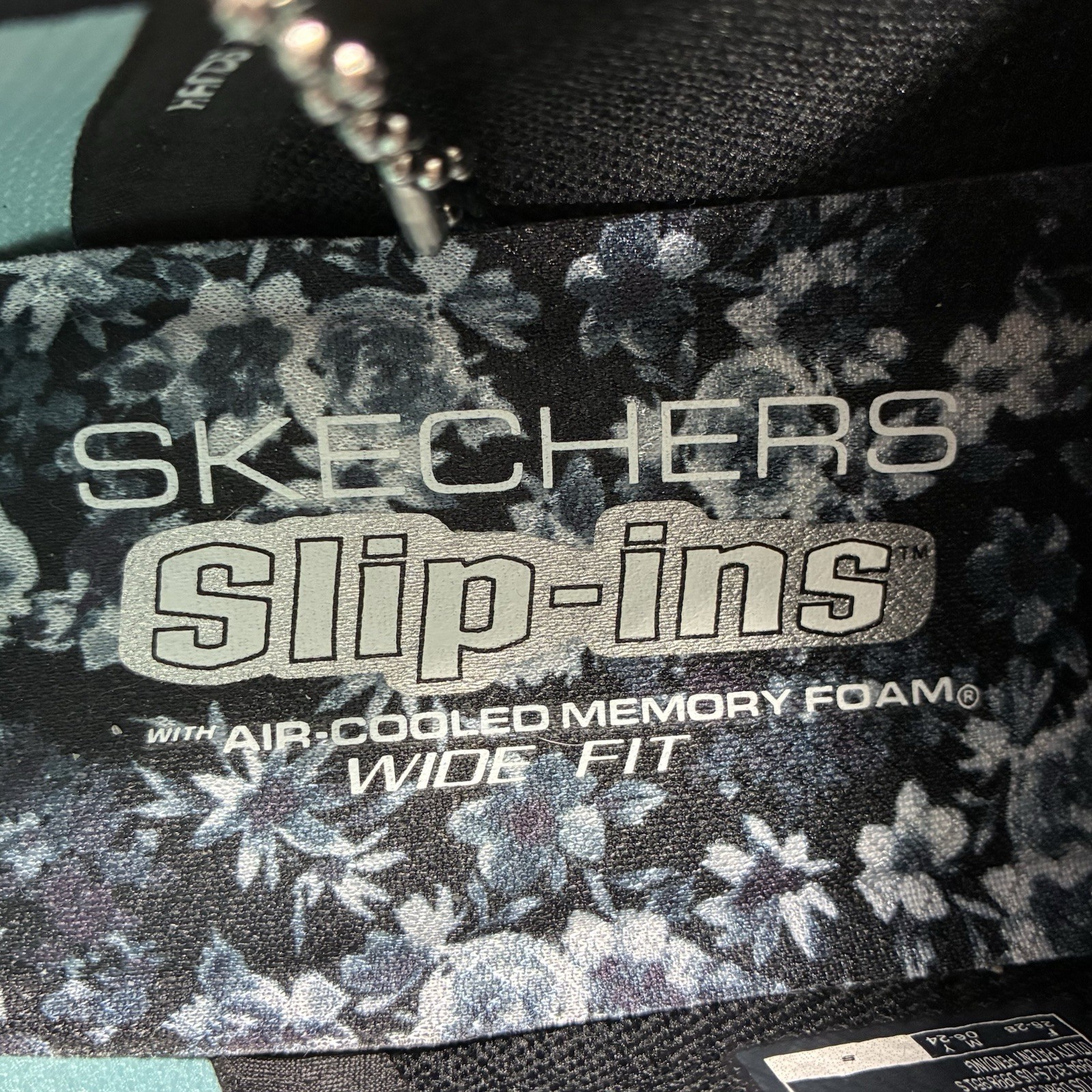 Skechers Hands Free Slip Ins Virtue Sleek Womens 8 Wide Black Fits Like 8.5W NWT