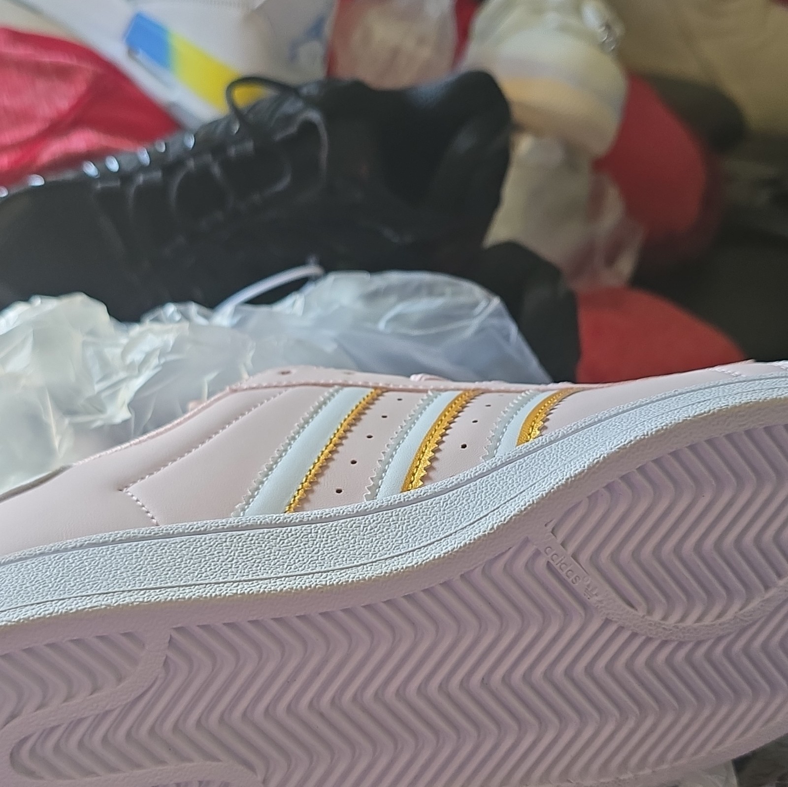 adidas Superstar Women’s Low Top Sneakers Pink/White/Gold Lace-Up