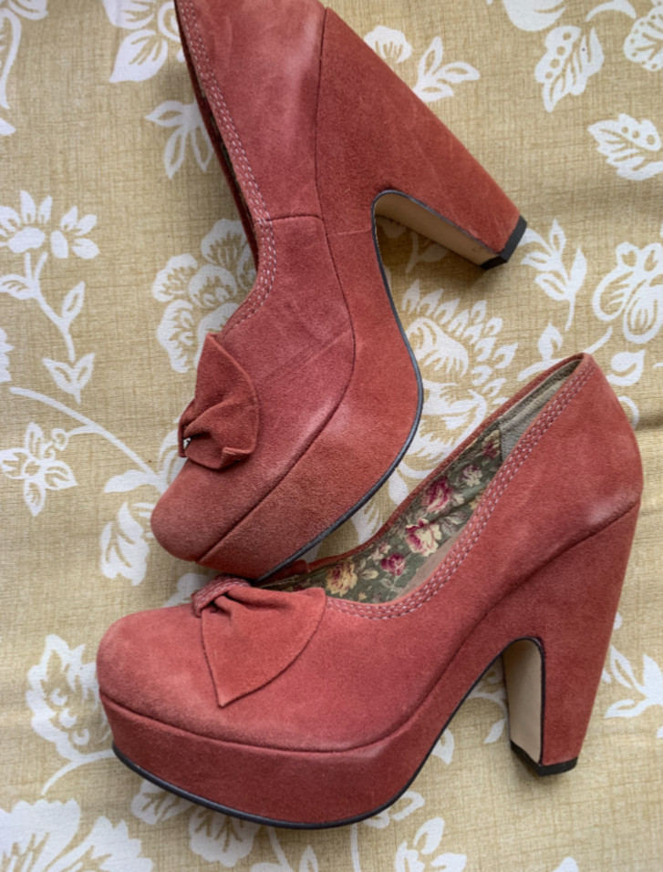 SEYCHELLES Heels 7.5 AMPERSAND SUEDE Platform Bow Almond Toe 4.25″ Pumps NEW