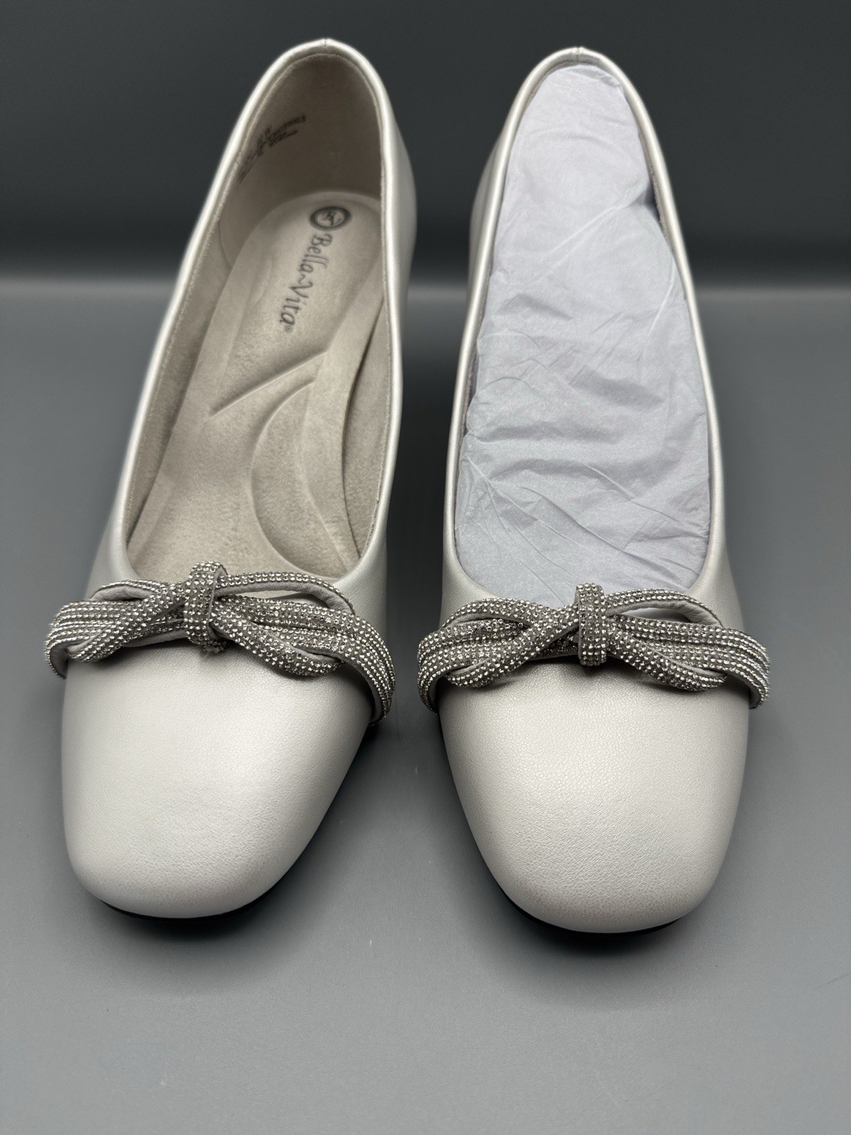 Bella Vita Marigold Pumps Size 9.5 Wide