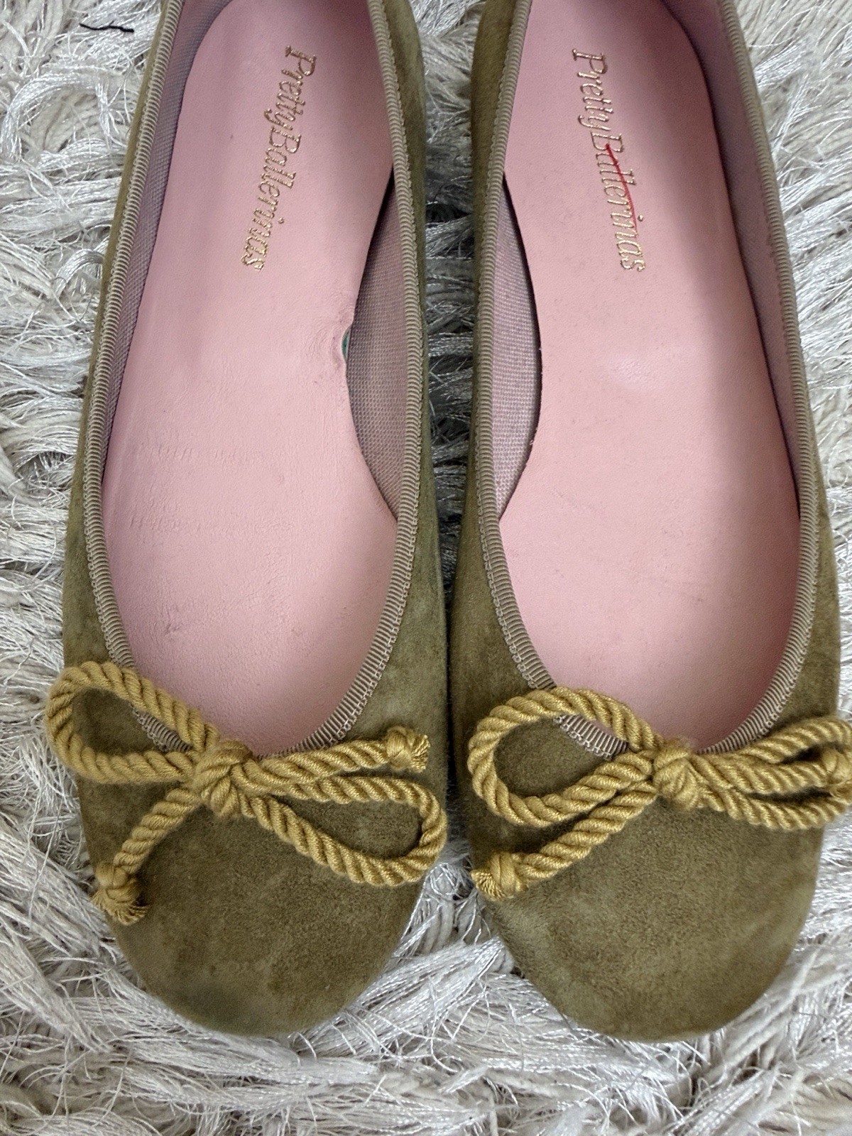 NWOB Pretty Ballerinas Rosario Suede Bow-Detail Flats Olive Green Sz 39 US 7.5
