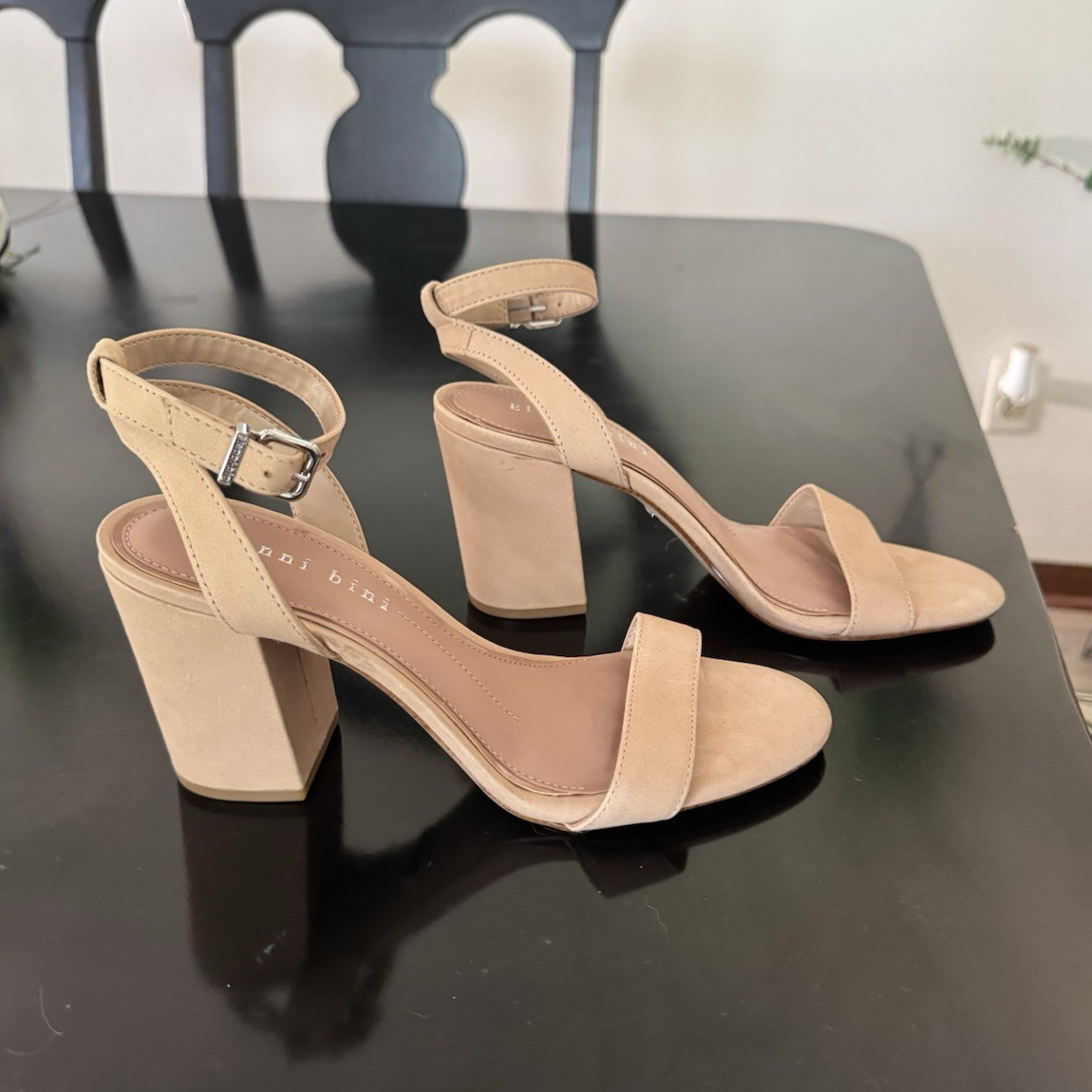 Gianni Bini Beige Suede Strappy Ankle Strap Block Heel Sandals 6.5