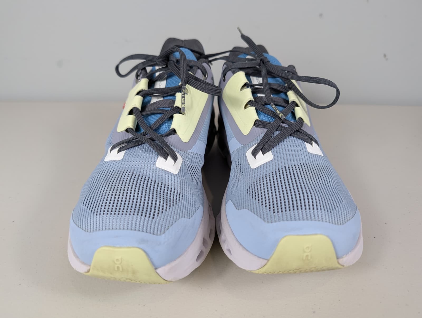 On cloud stratus sneakers in a chambray/lavender blue color women’s size 10W