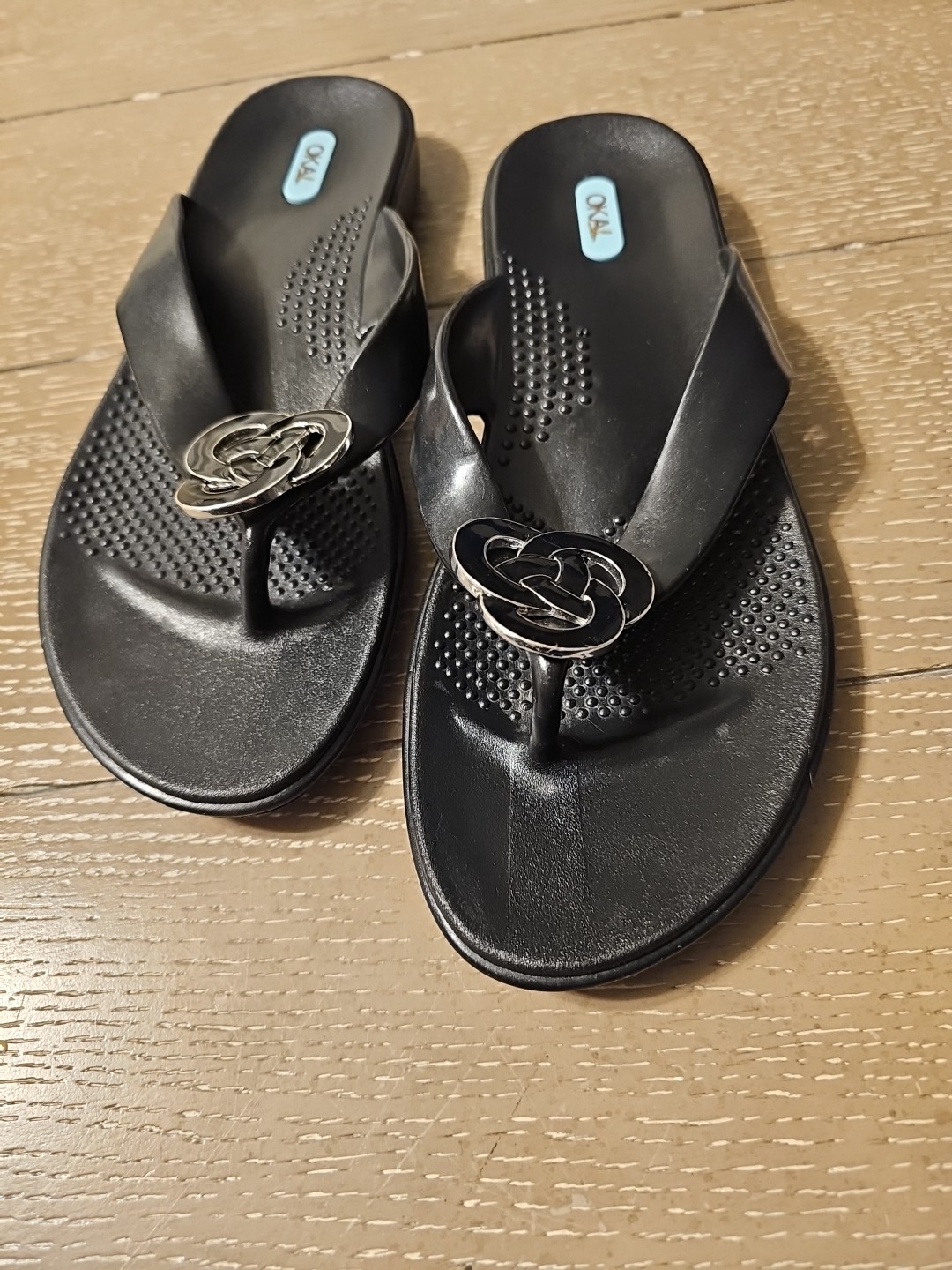 OKA-B Women LARGE Black Comfort Flip Flops