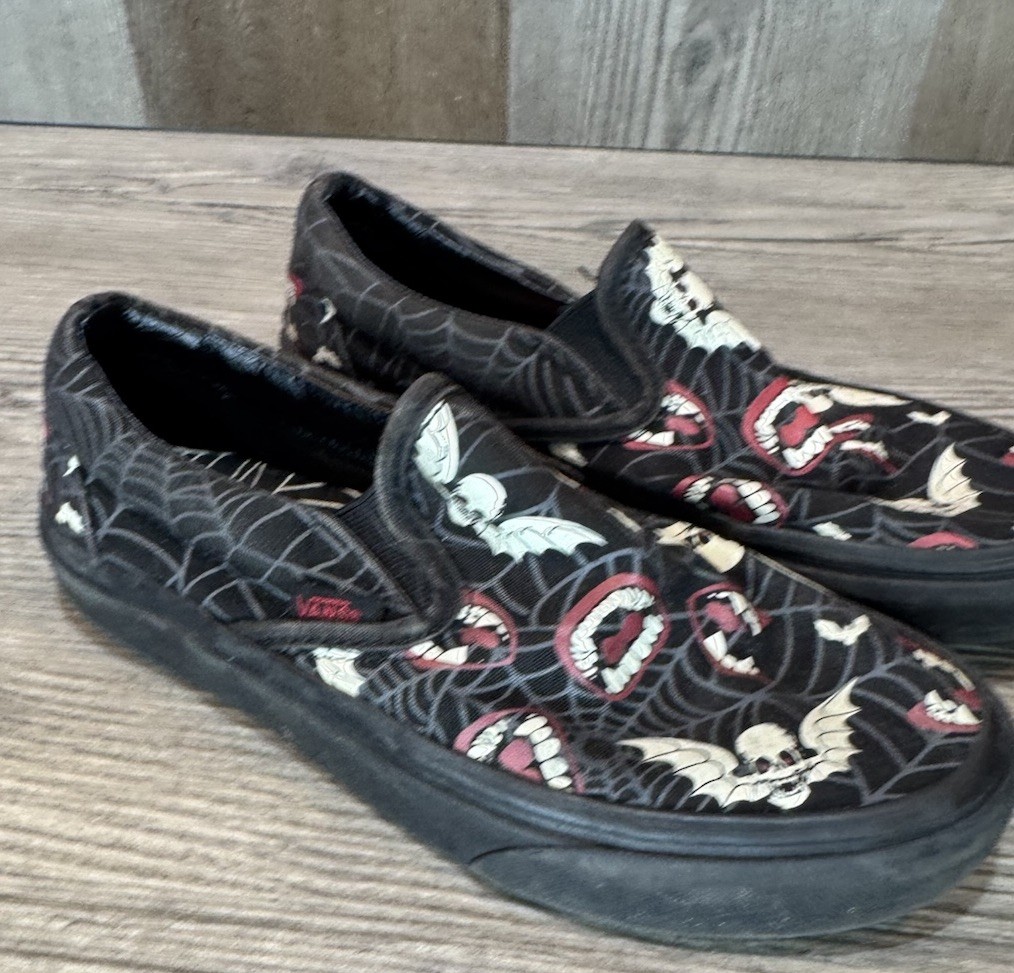 Vans Vampire Slip On Size 3.5 Black Red Bats Halloween