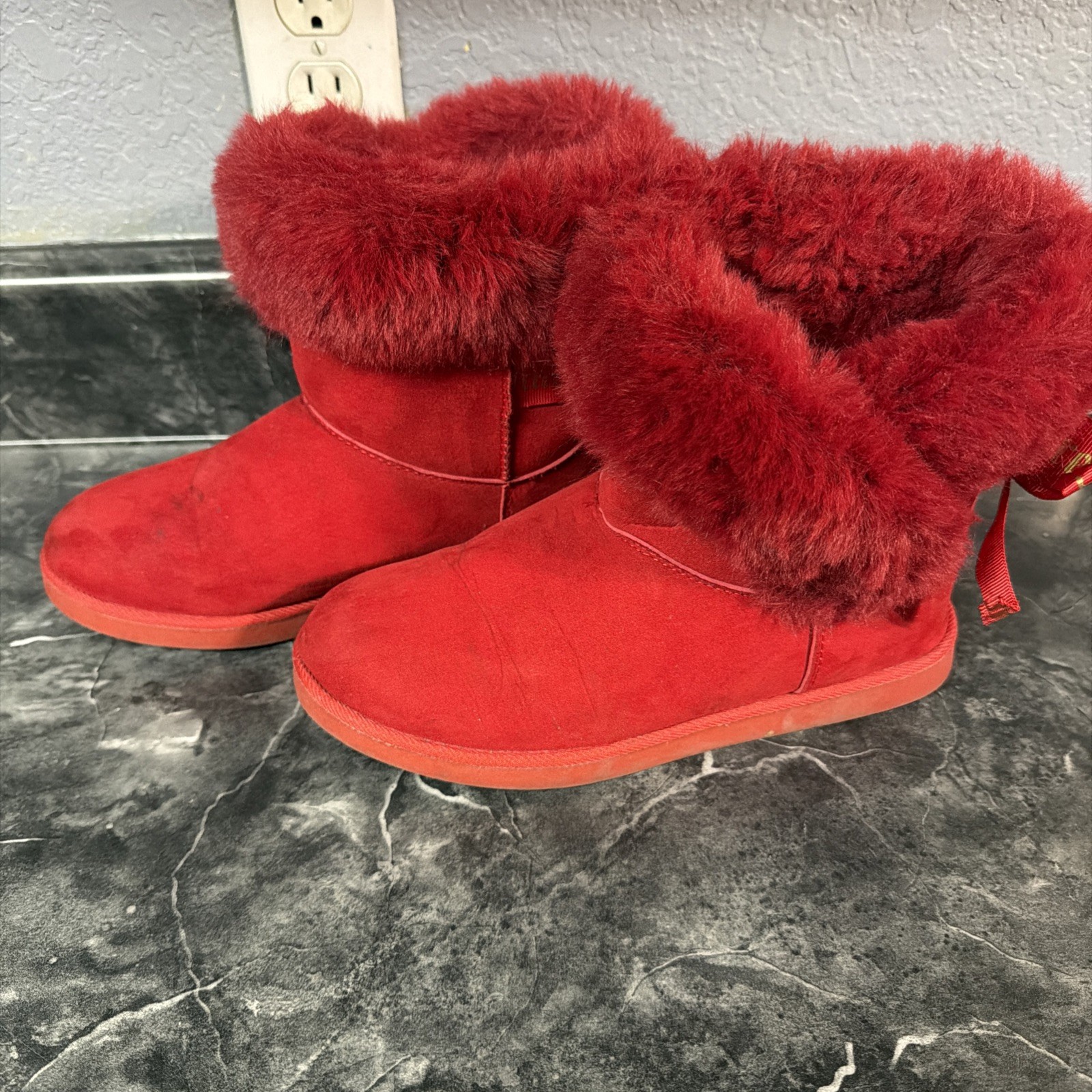 Juicy Couture Women’s King Cozy Cold Weather Booties Red Size Us7 1/2