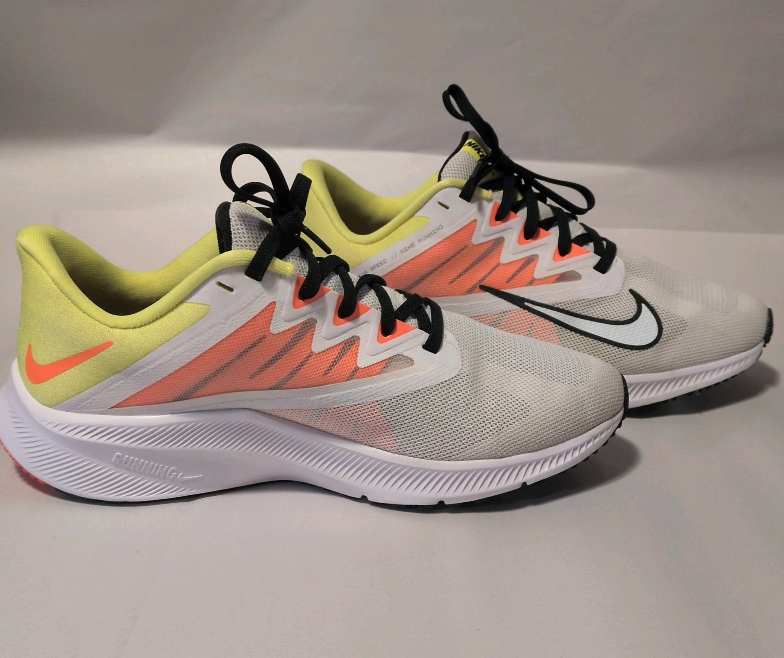 Nike Quest CD0232-107 Yellow Orange White Womens Size 9.5 Running Sneakers Shoes