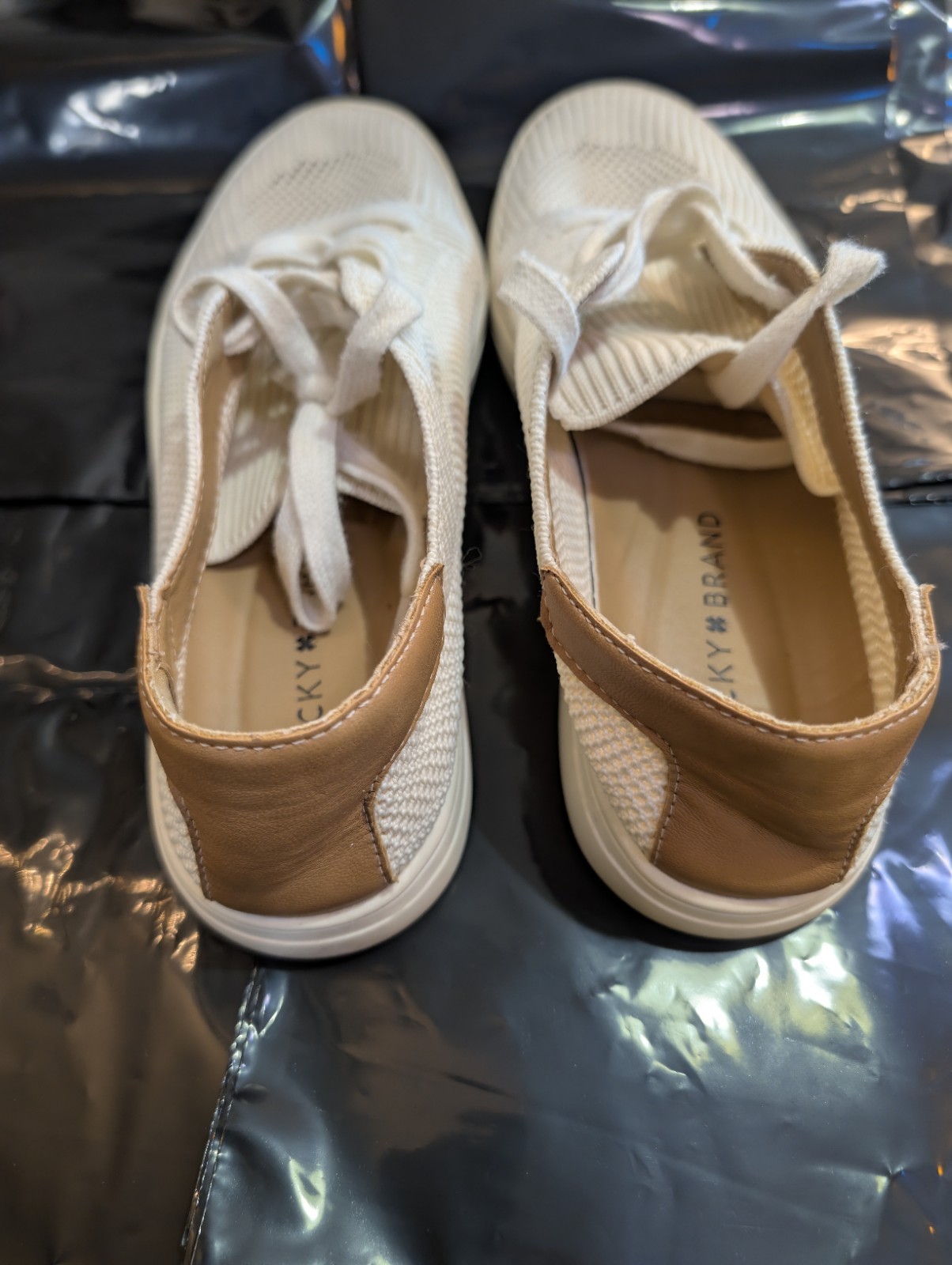 LUCKY BRAND Size 7.5 WOMENS OFF WHITE MESH KNIT LACE UP SNEAKERS- LUIKA MILKYWAY