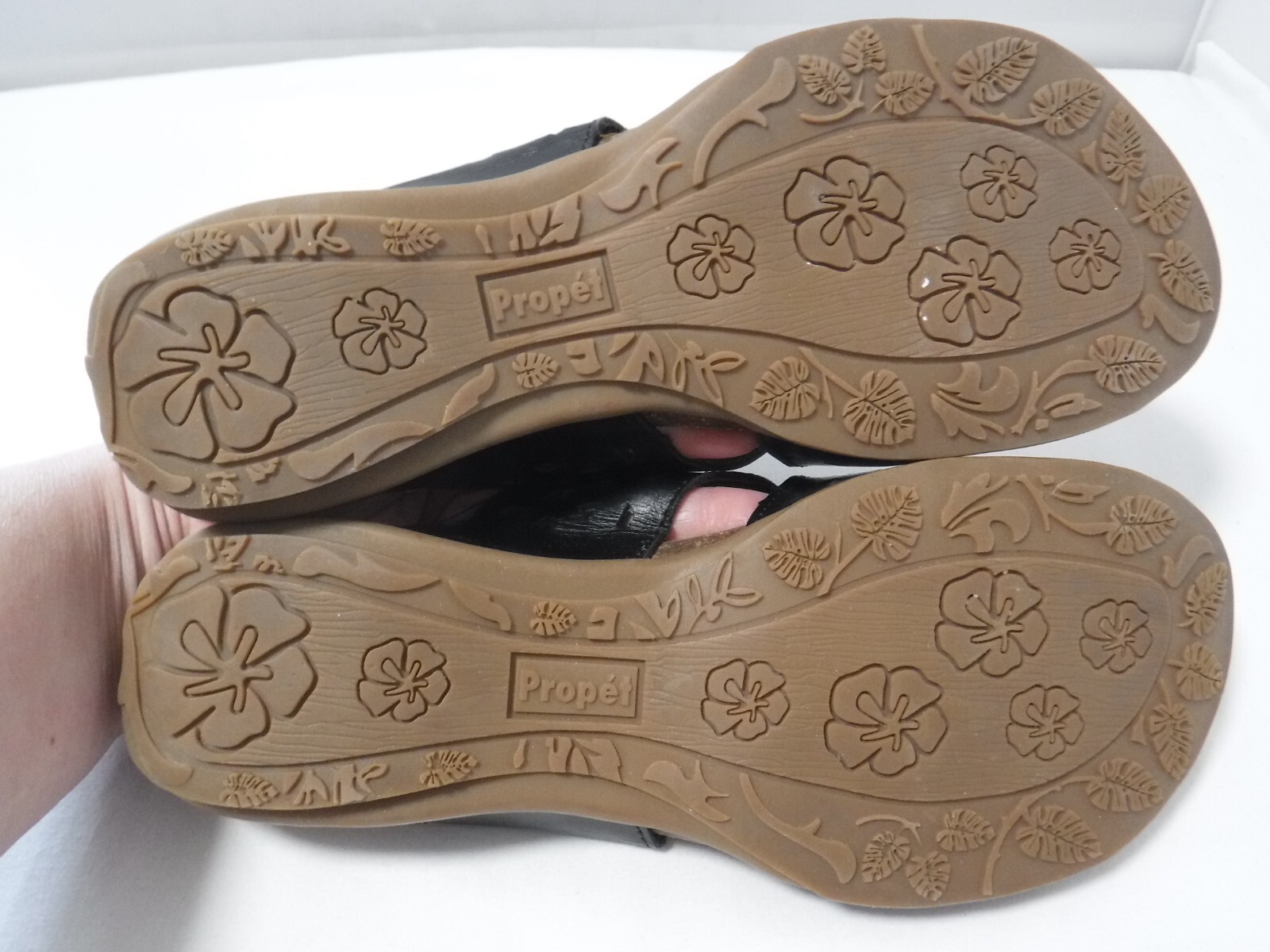 PF2 Propet Shoes Women 7.5W Fionna Black Comfort Slide Sandal Cutout Leather