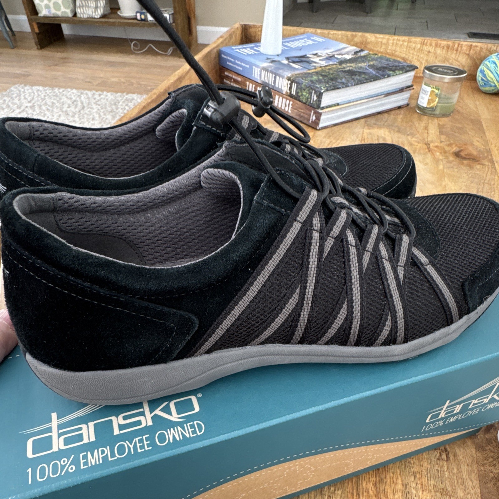 Dansko Honor Suede Black/Gray Low Top Lace-Up Sneakers EU 41 / US 10.5