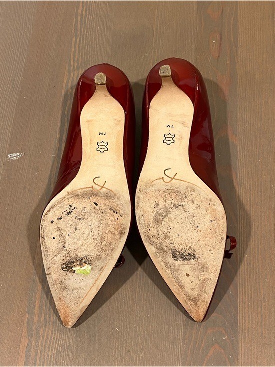 Joan & David Gardner Pumps Size 7 Red Patent Leather Kitten Heel Point Toe Bow