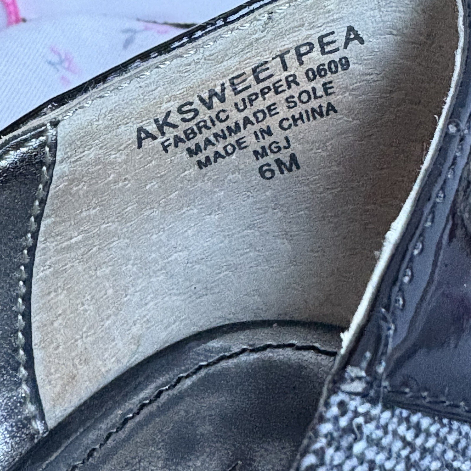 Anne Klein Mary Jane Heel Women 6 Sweet Pea Grey Fabric Black Patent Pump 3.25″