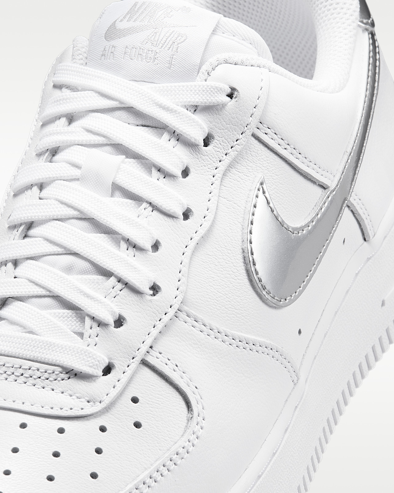 Nike Air Force 1 ’07 SE White Metallic Silver IV5102-100