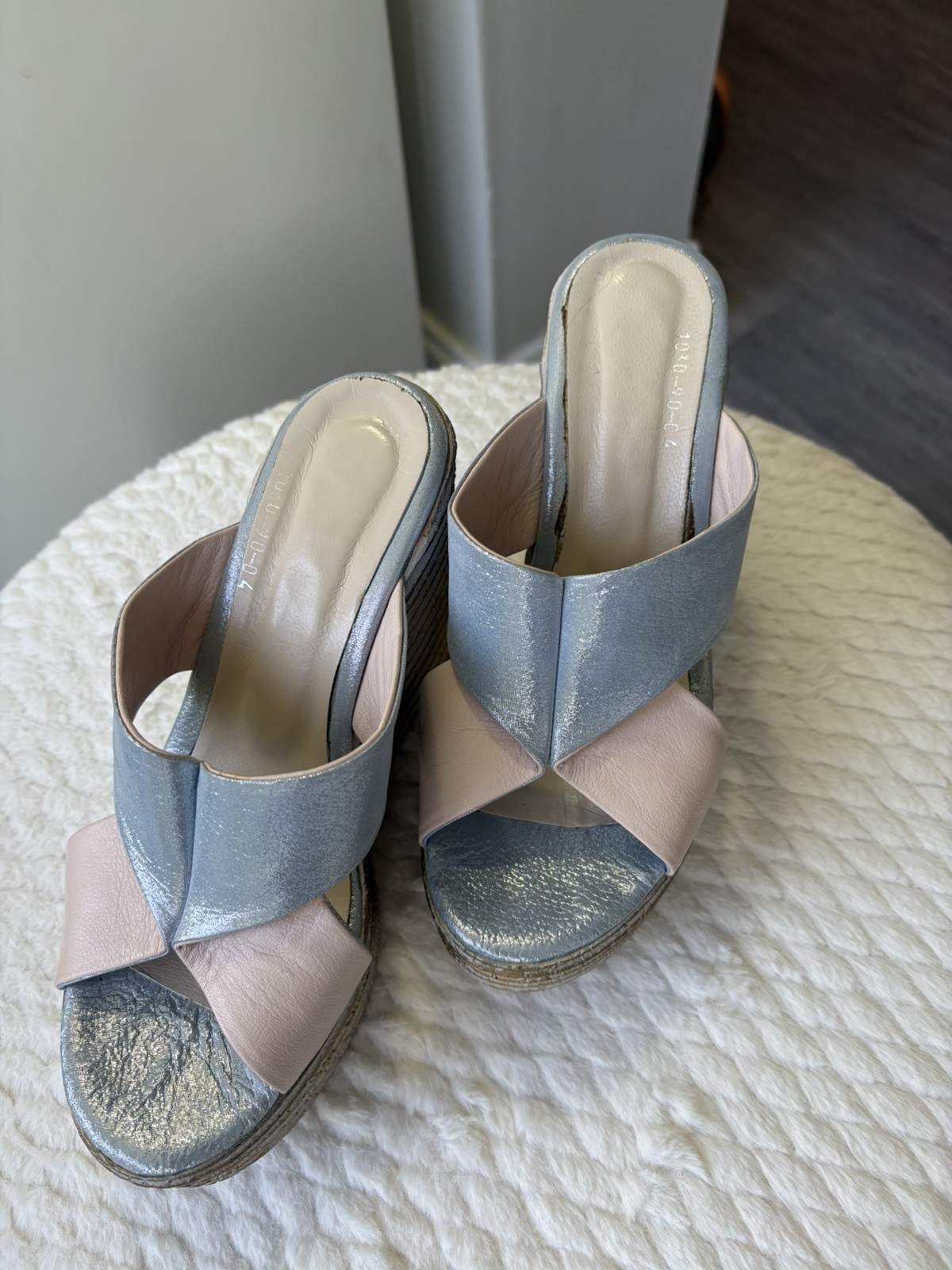 Beautiful Designer Pure Leather Wedge Sandals European Made Size 8