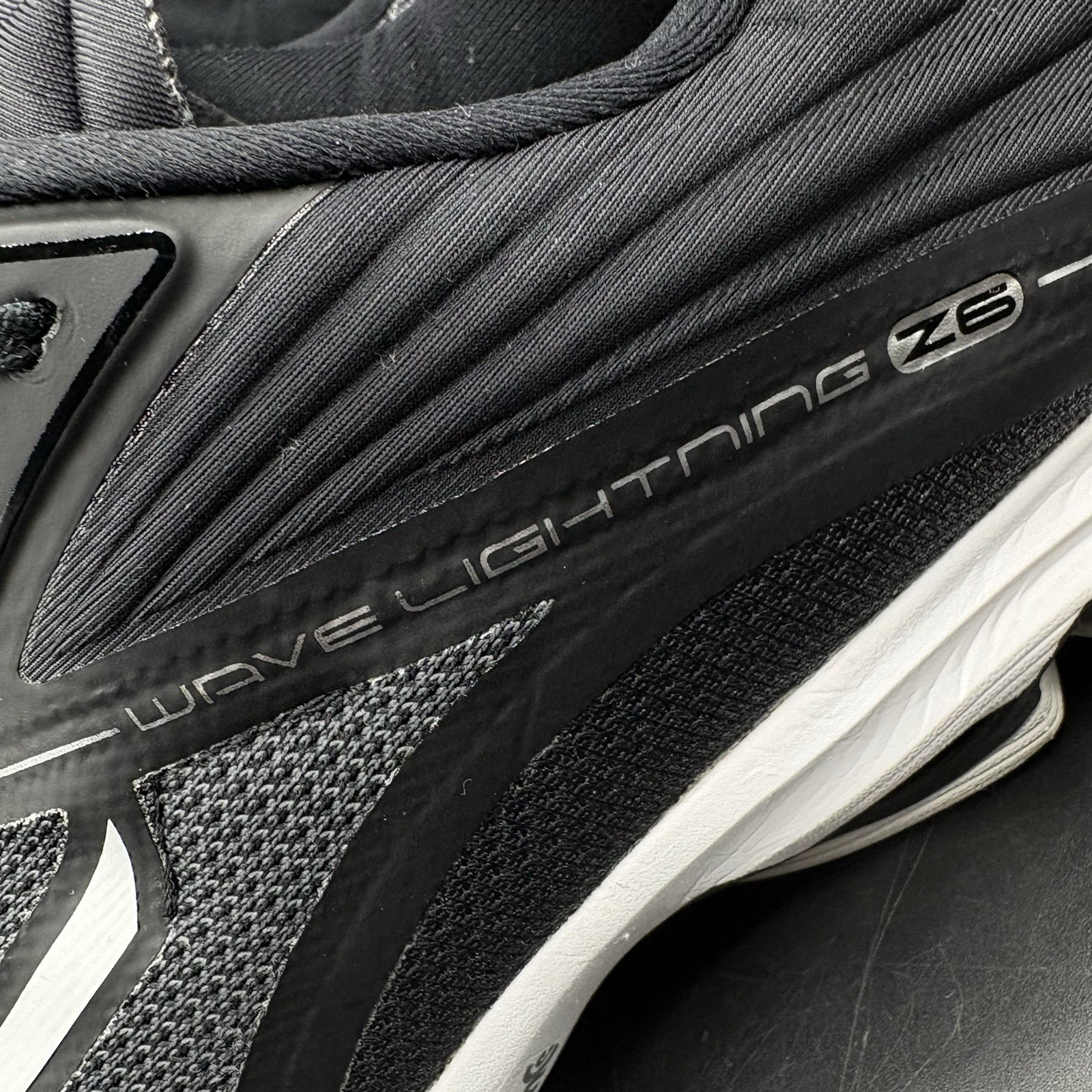 Mizuno Wave Lightning Z6 Volleyball Shoes Women 10.5 Black White Low Top