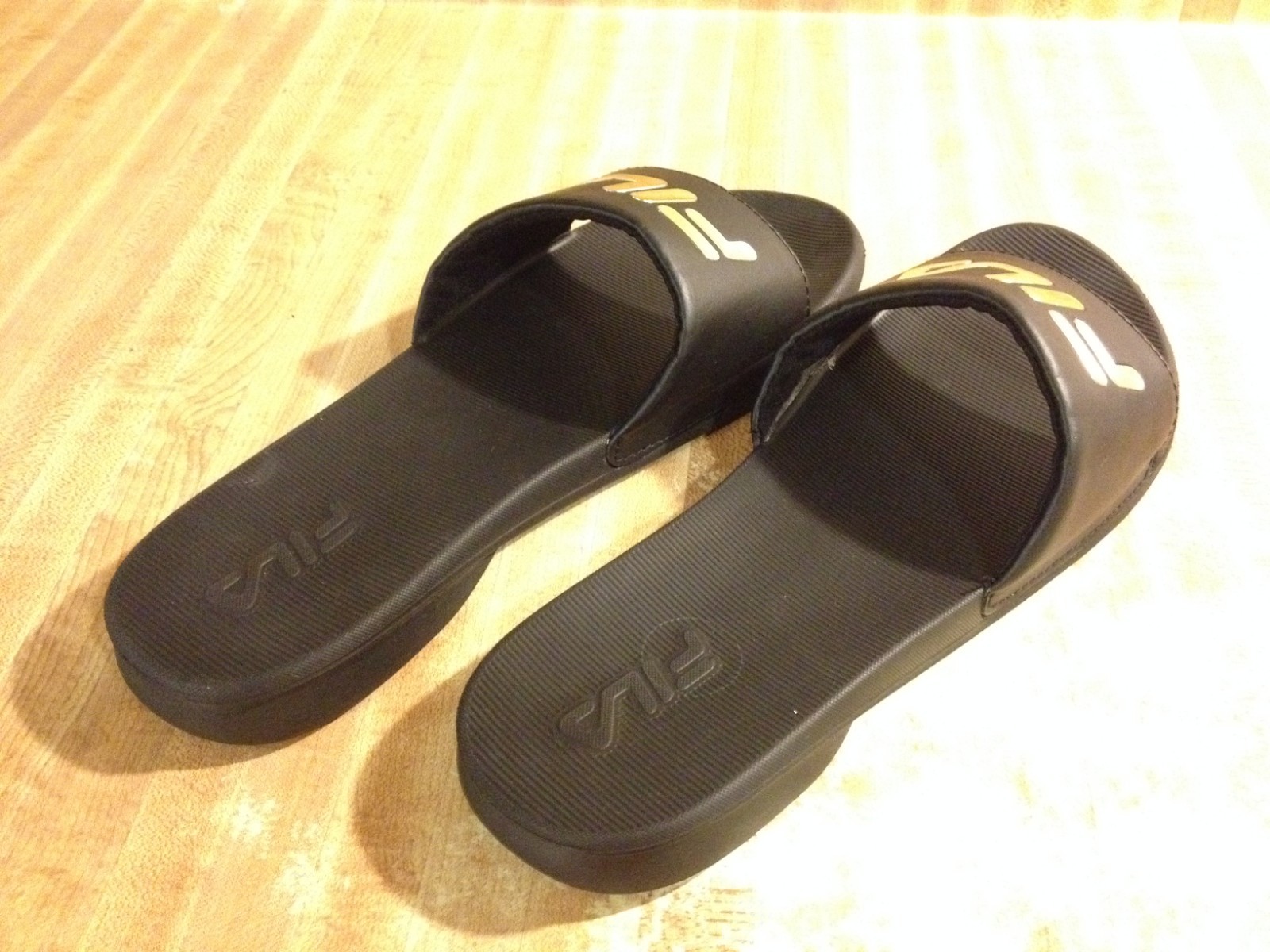 Fila Womens 10M Drifter Sleek ST Black Gold Slide Slip On Shower Sandals