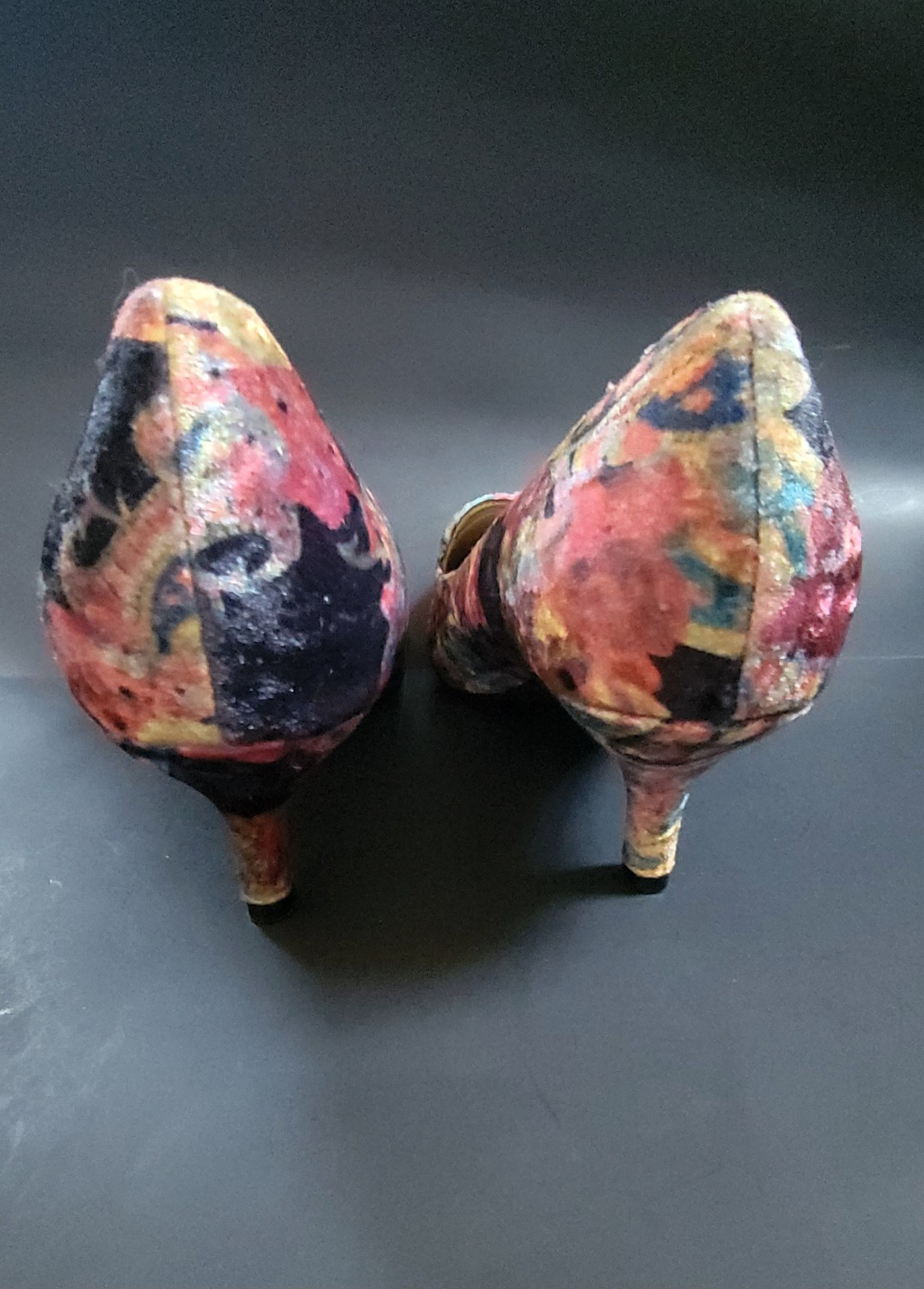 Bellini Women’s Bobcat Multi-colored Velvet Pump Heels Shoes – Sz 8.5