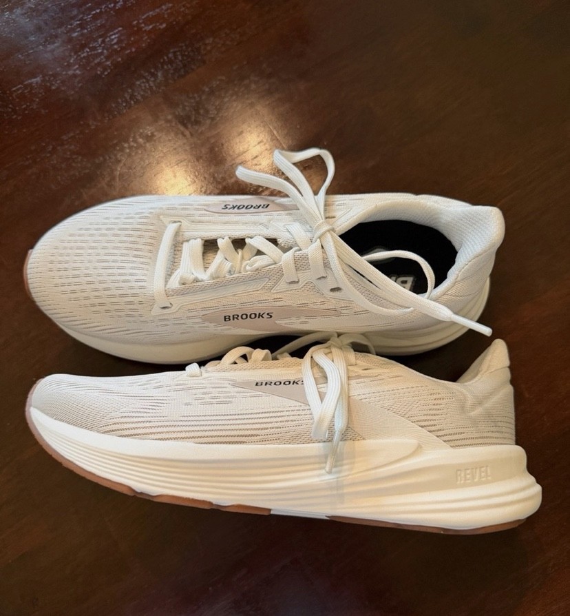 Size 7 – Brooks Revel 8 White Chateau Grey W