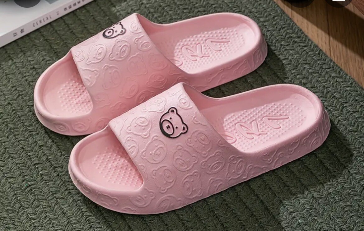 NEW CUTE BEAR PILLOW SLIDES PINK SZ 9-10 GARDEN BATHROOM SHOES NIB USA