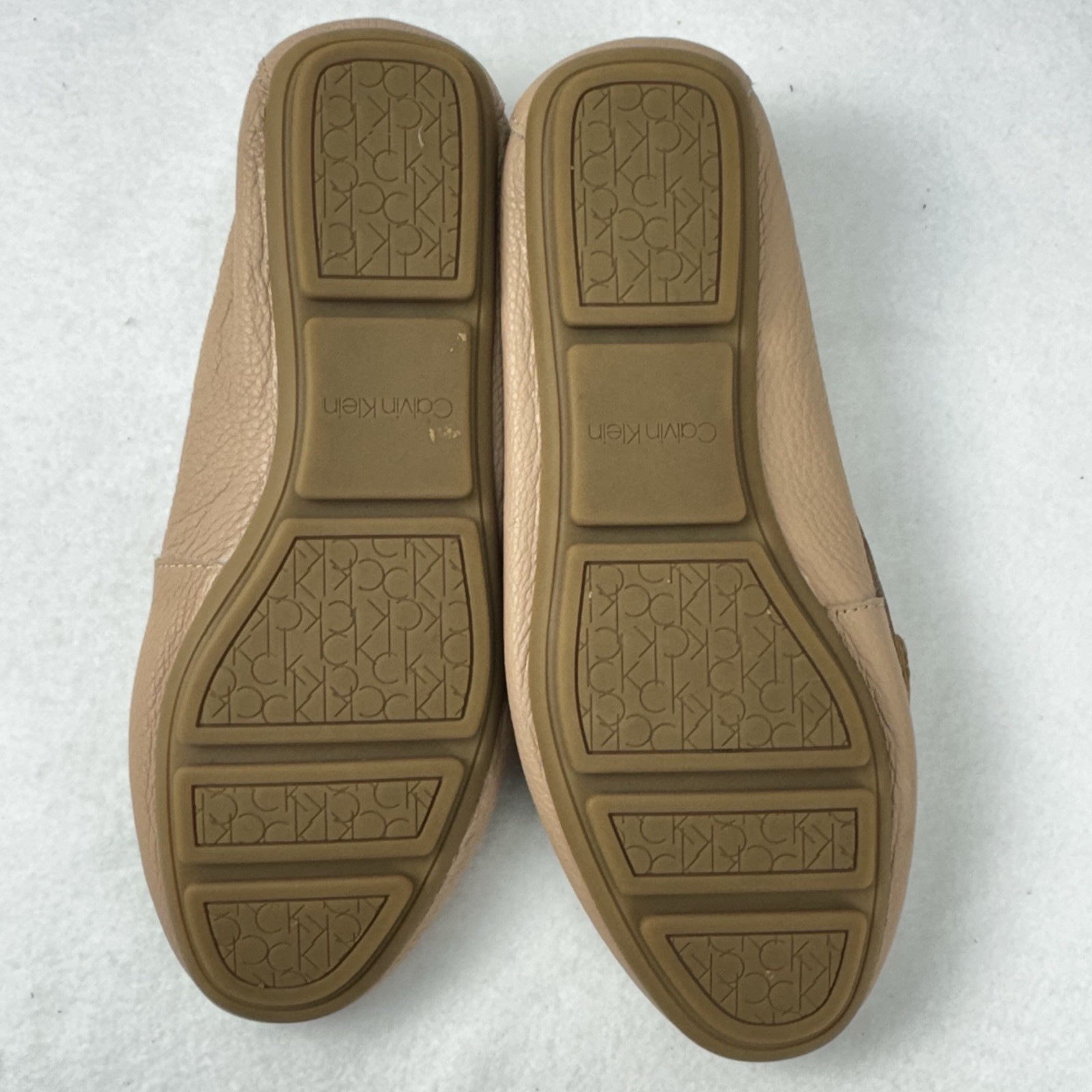 Calvin Klein Leather Gold Logo Bone Tan Leta Driving Moccasin Loafers 6.5 NEW