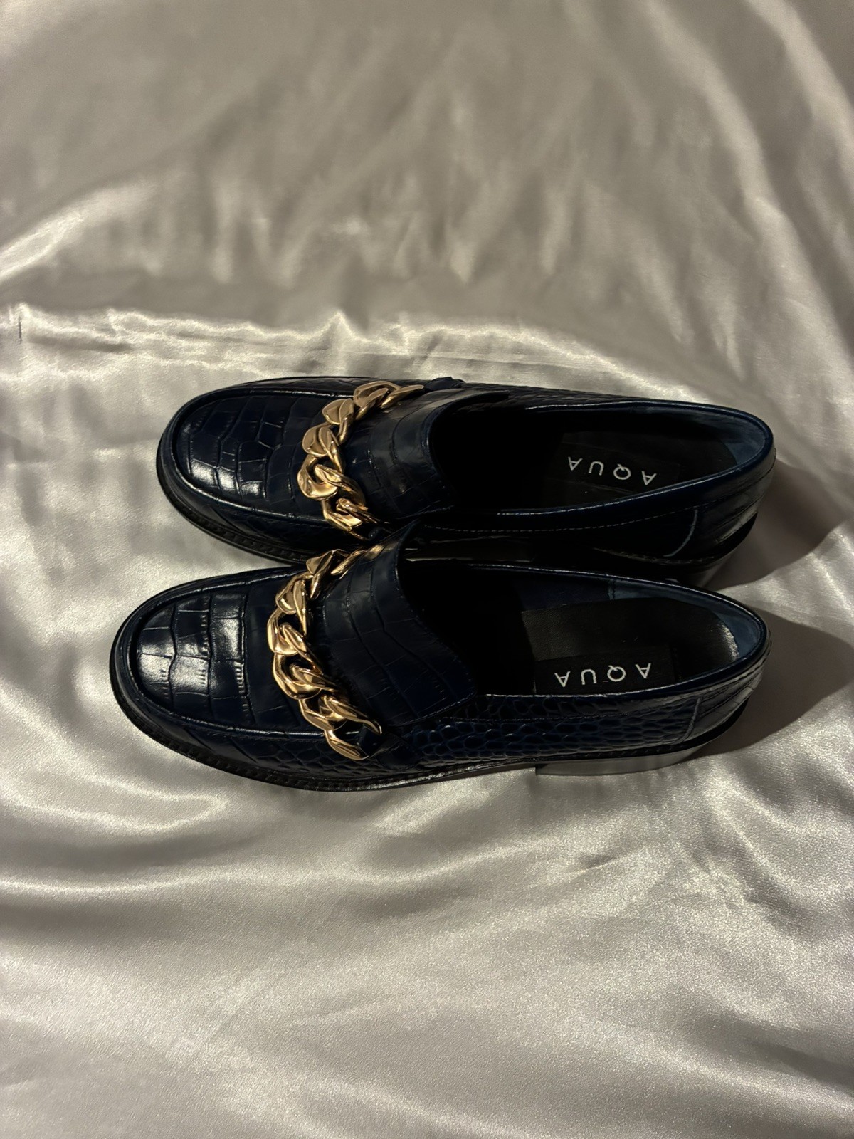 AQUA Croc-Embossed Black Leather Loafers w/Gold Chain Size 8M Elegant Chic