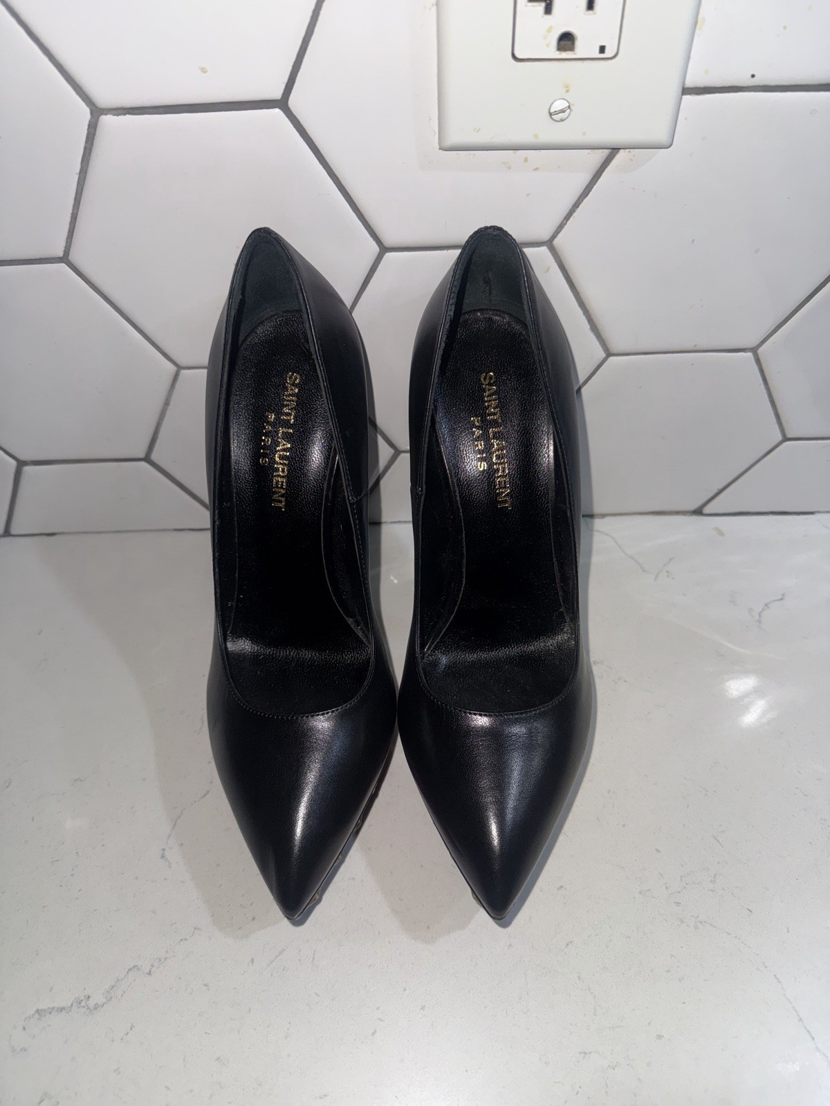 Saint Laurent Women’s Black Leather Studded Pointed Toe Stiletto Pumps EU 37