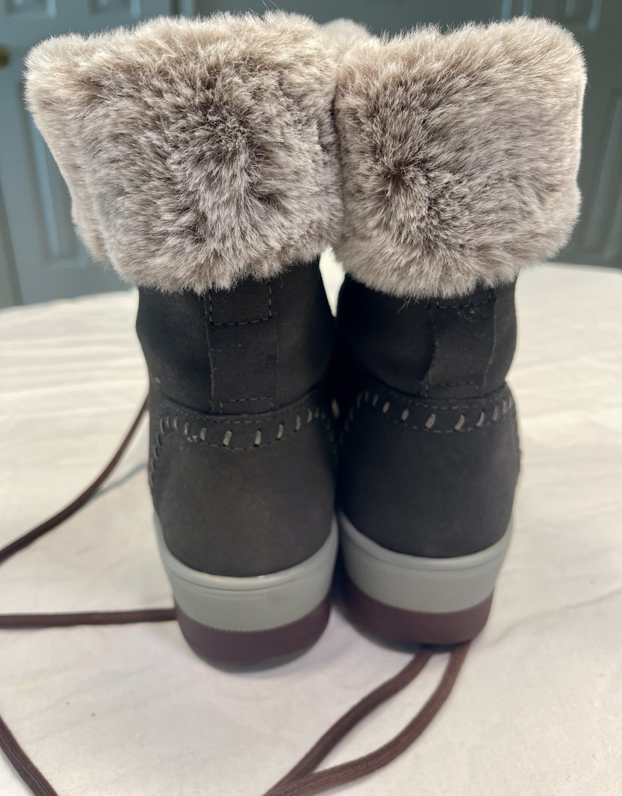 Ladies Cougar Vanetta Faux Fur Lined Waterproof Boots Size 6 Winter Fall
