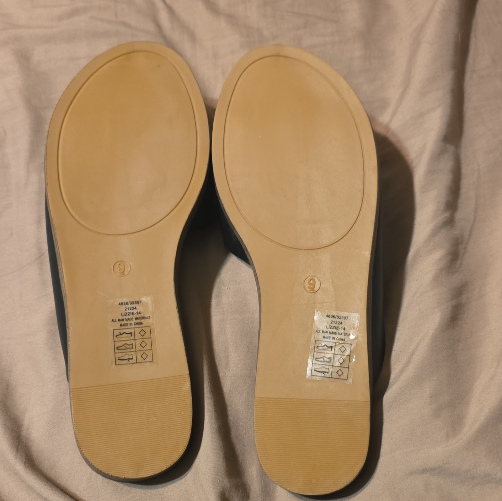 Pierre Dumas Black/Tan Man Made Slip-On Slide Sandals Women’s US 9
