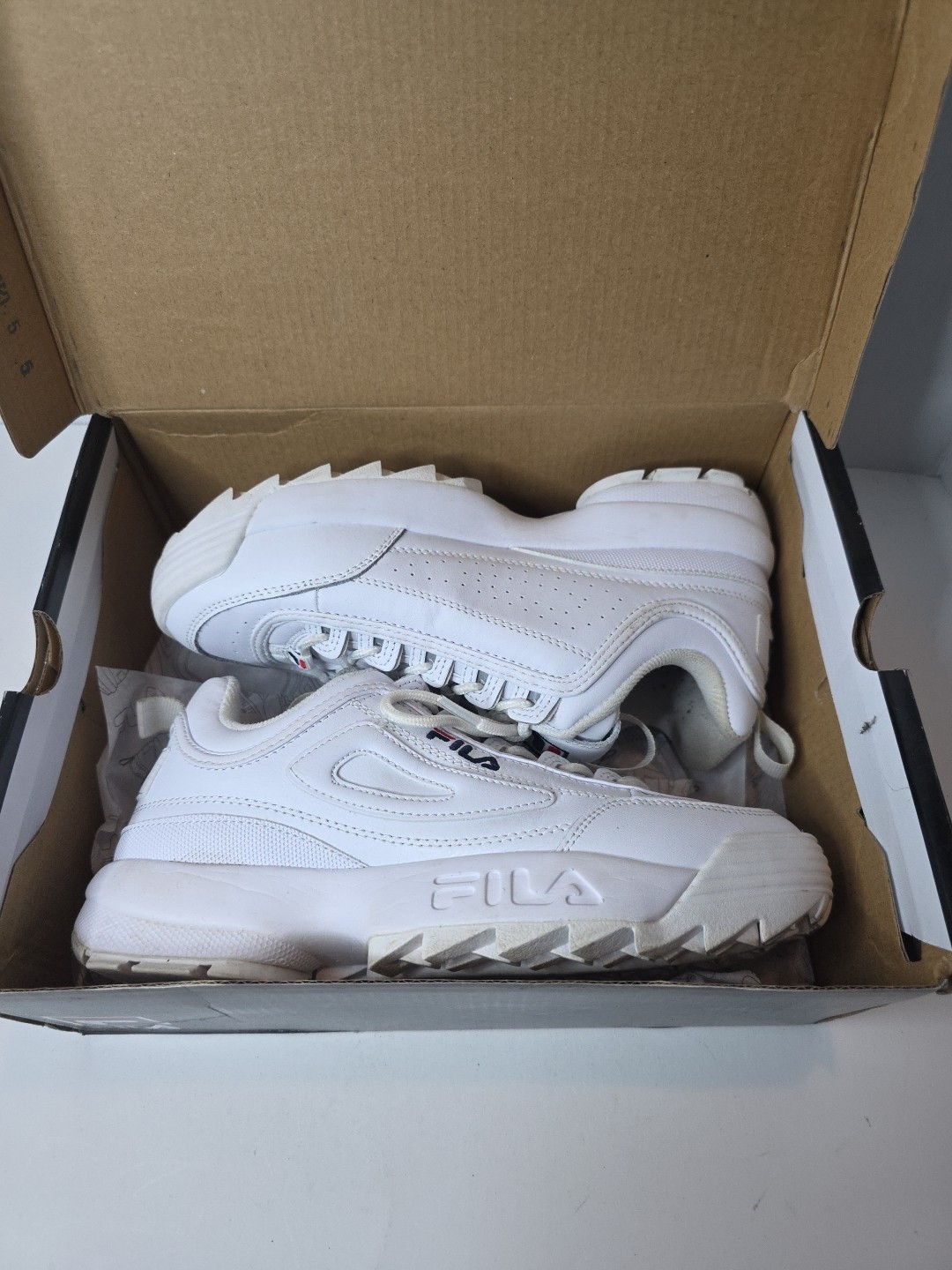 Fila Womens Disruptor II Premium White Sneakers 8.5 Medium (B,M) BHFO 4036
