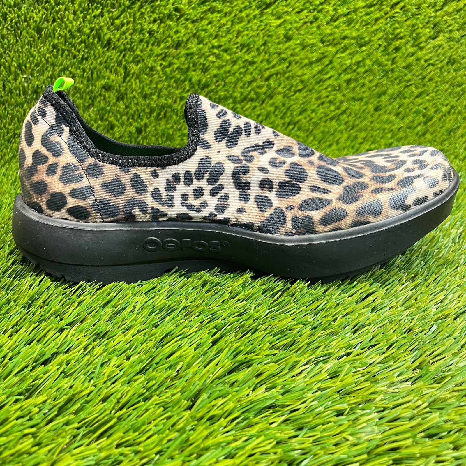 Oofos OOmg Eezee Cheetah Print Womens Size 9 Black White Casual Slip On Shoes