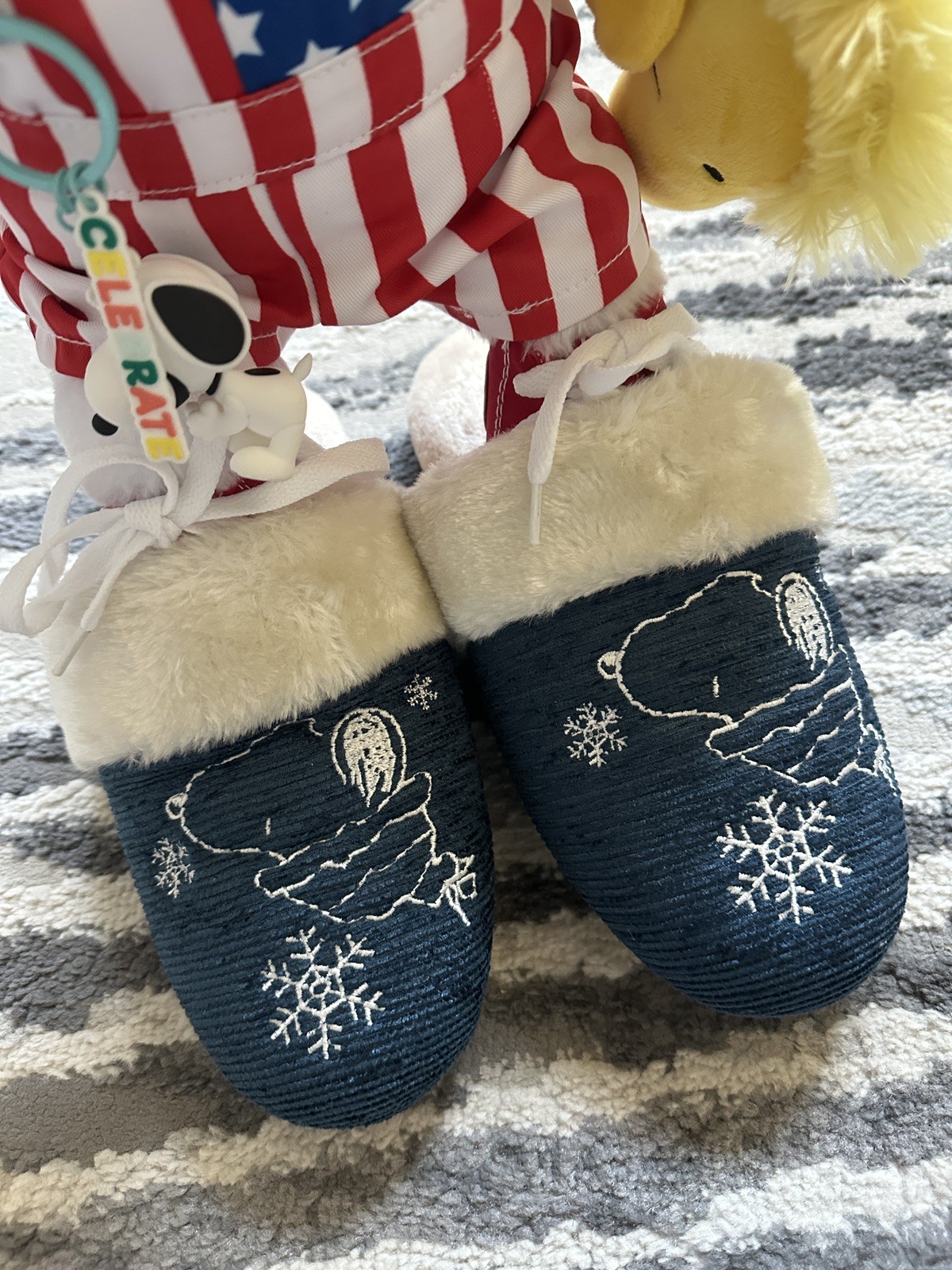 PEANUTS Snoopy Memory Furry Foam Holiday Slipper Sizes M/L Japan