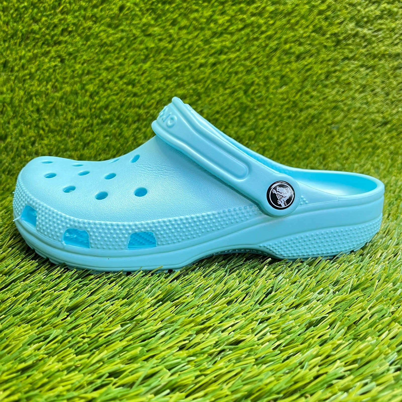 Crocs Classic Clog Womens Size 6 Blue Beach Walking Outdoor Slip On Sandals