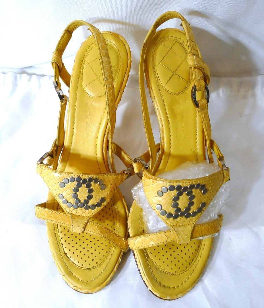 CHANEL Yellow Lizard Leather Mules 22-23cm Big COCO Mark Rare Design